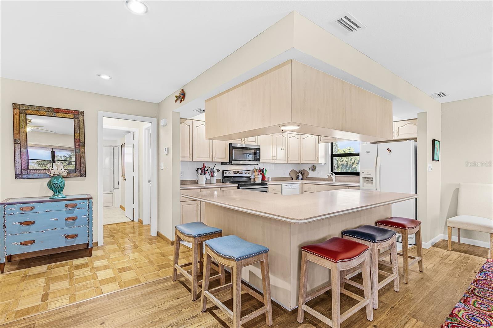 COMMODORE CLUB CONDO - Residential