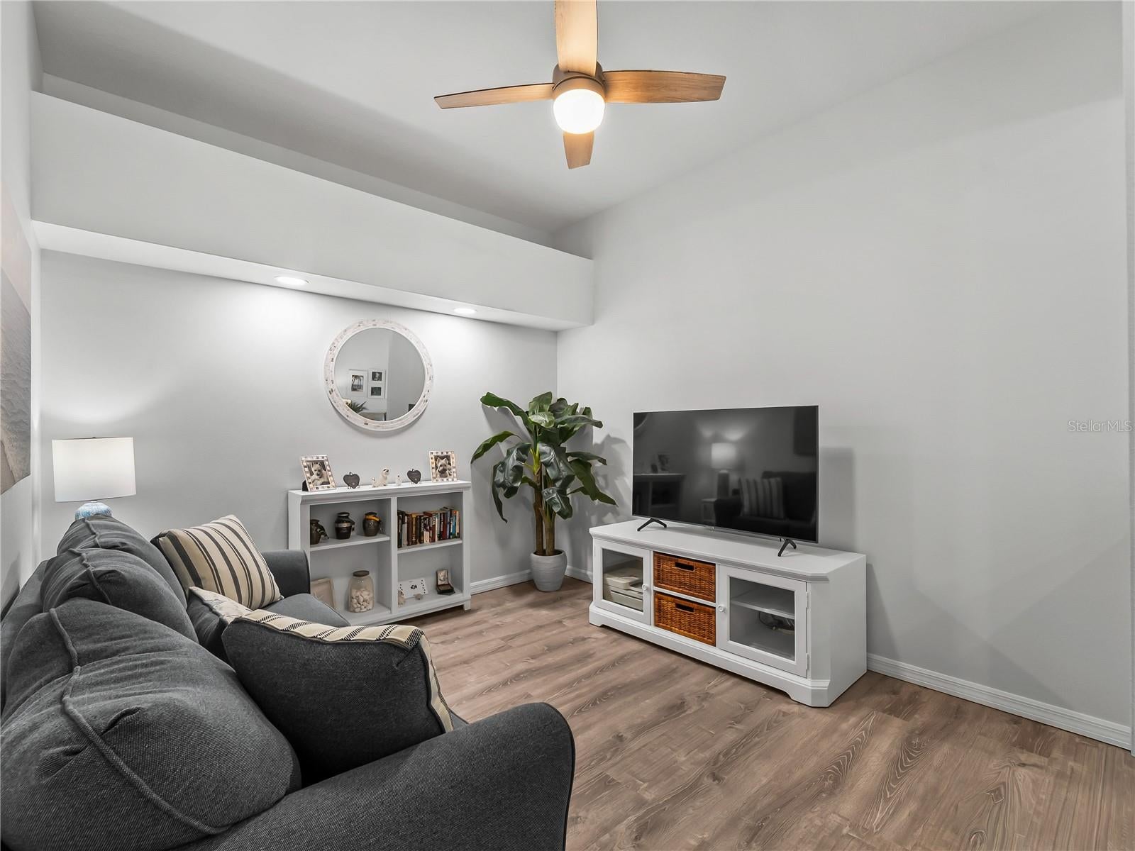 VERANDA 7 AT HERITAGE OAKS - Residential
