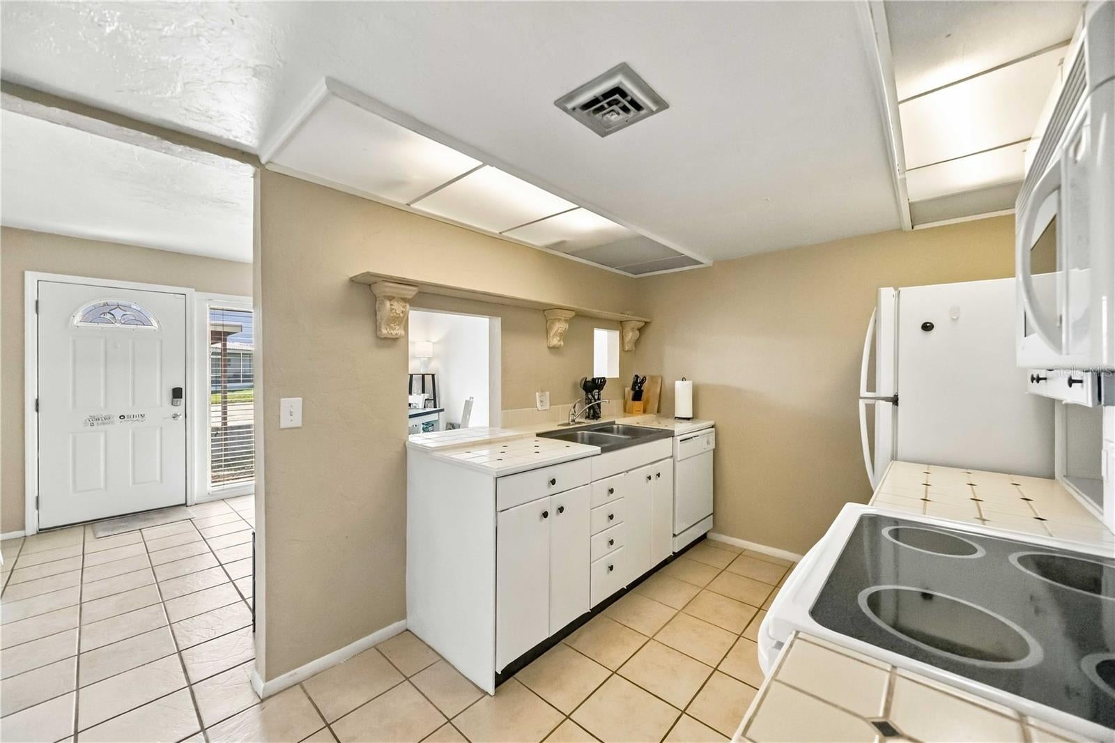 CIRCLE WOODS OF VENICE 1 - Residential