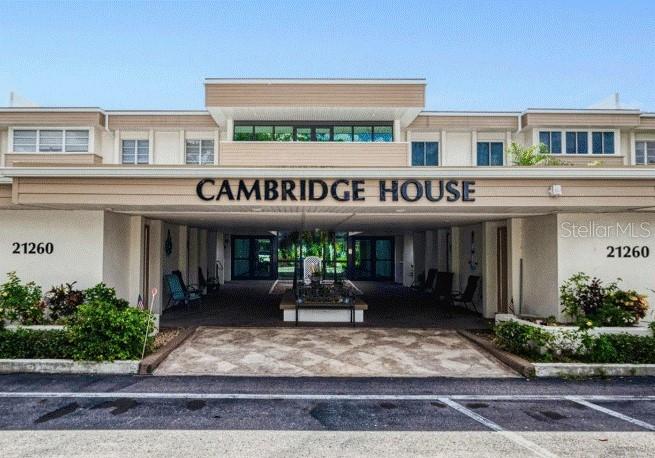 CAMBRIDGE HOUSE PORT CHARLOTTE - Residential