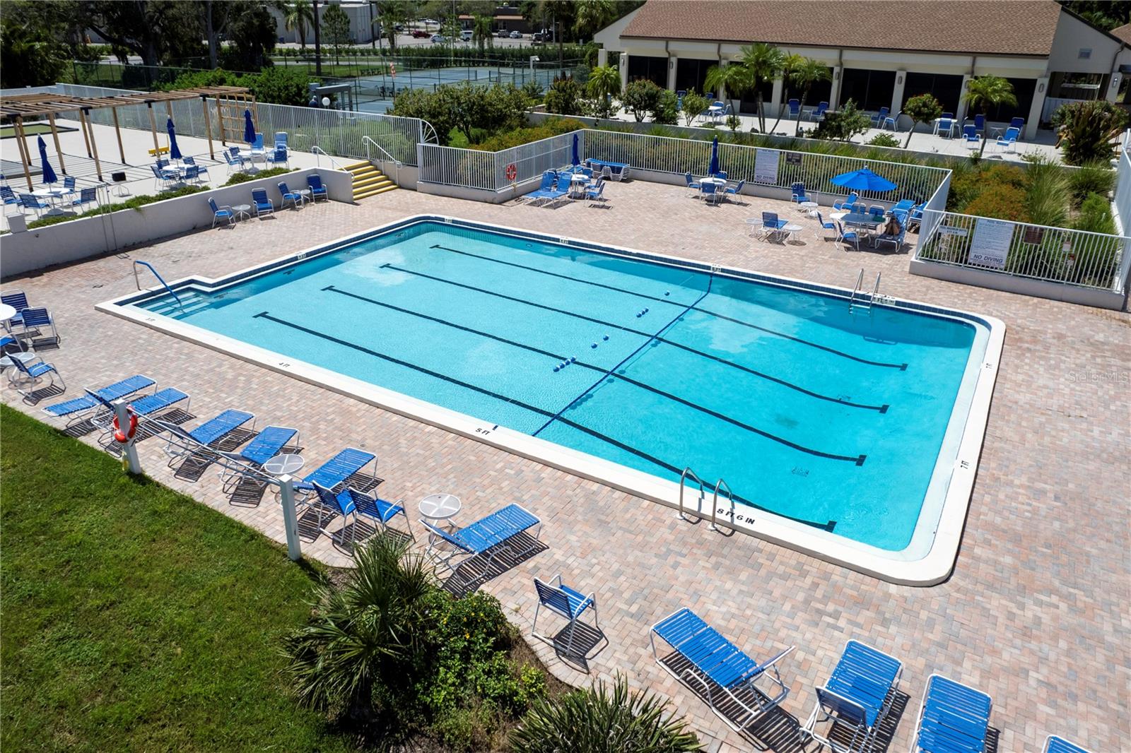 CARDINAL CONDO APTS / BIRD BAY VILLAGE - Residential