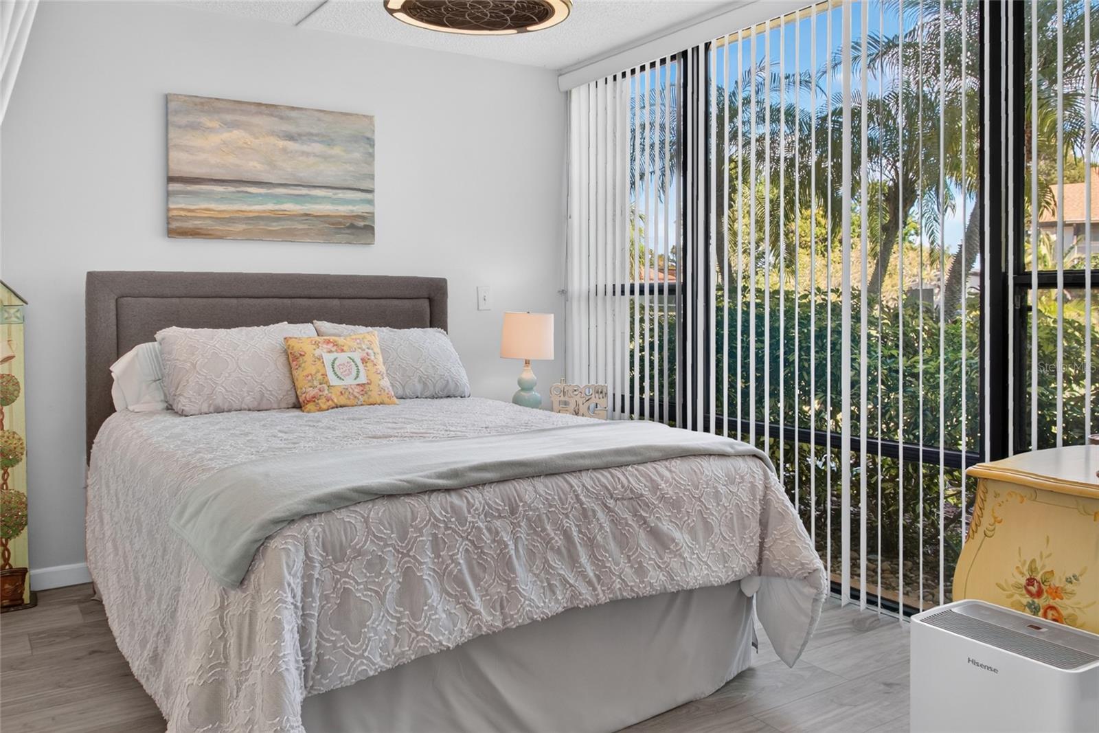 CARDINAL CONDO APTS / BIRD BAY VILLAGE - Residential