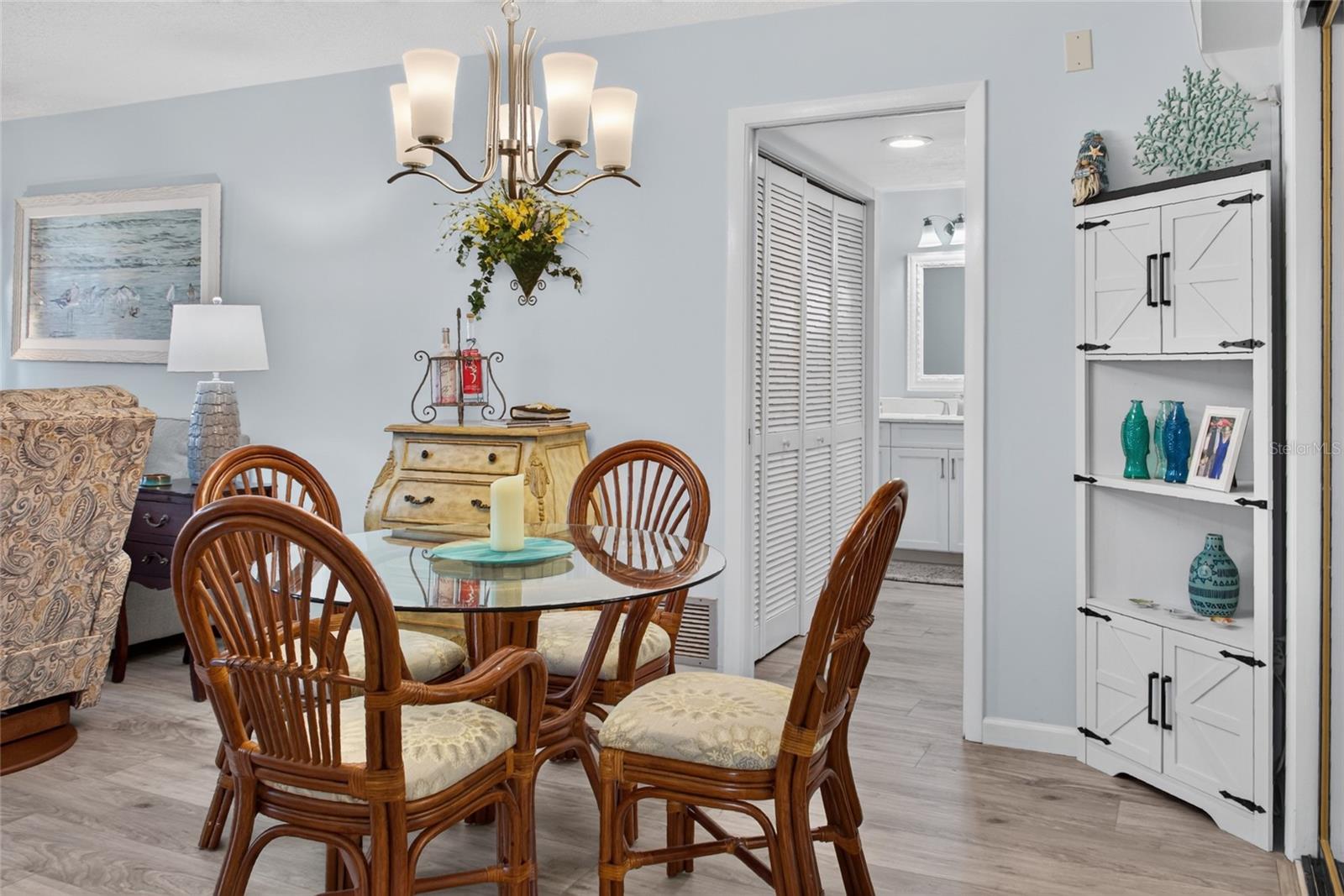 CARDINAL CONDO APTS / BIRD BAY VILLAGE - Residential