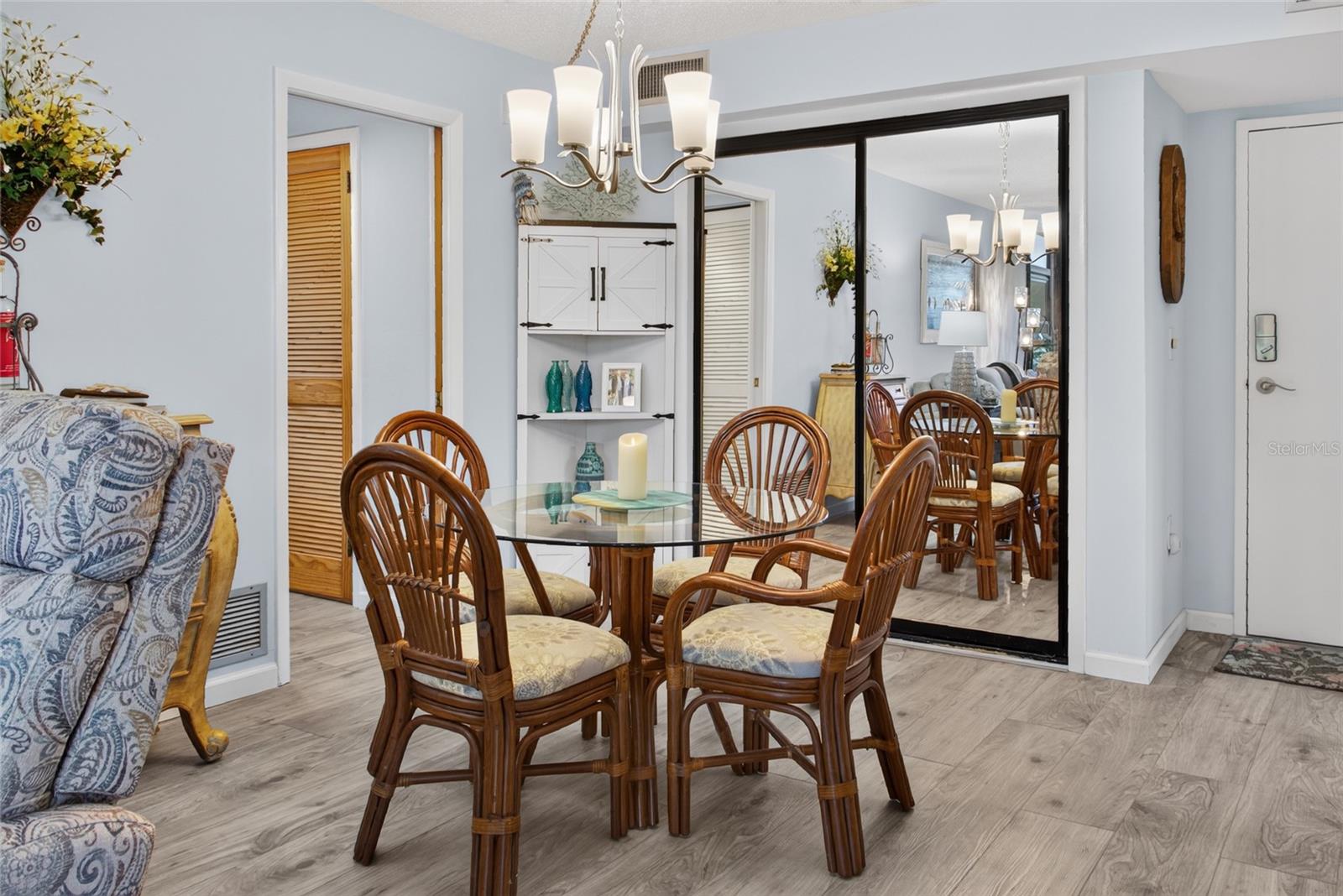 CARDINAL CONDO APTS / BIRD BAY VILLAGE - Residential