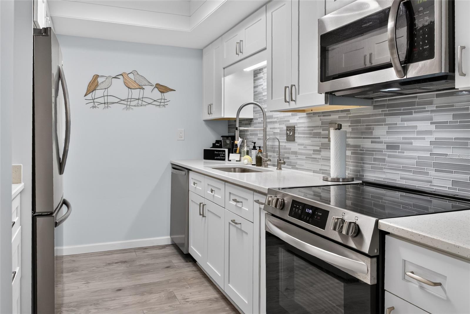 CARDINAL CONDO APTS / BIRD BAY VILLAGE - Residential