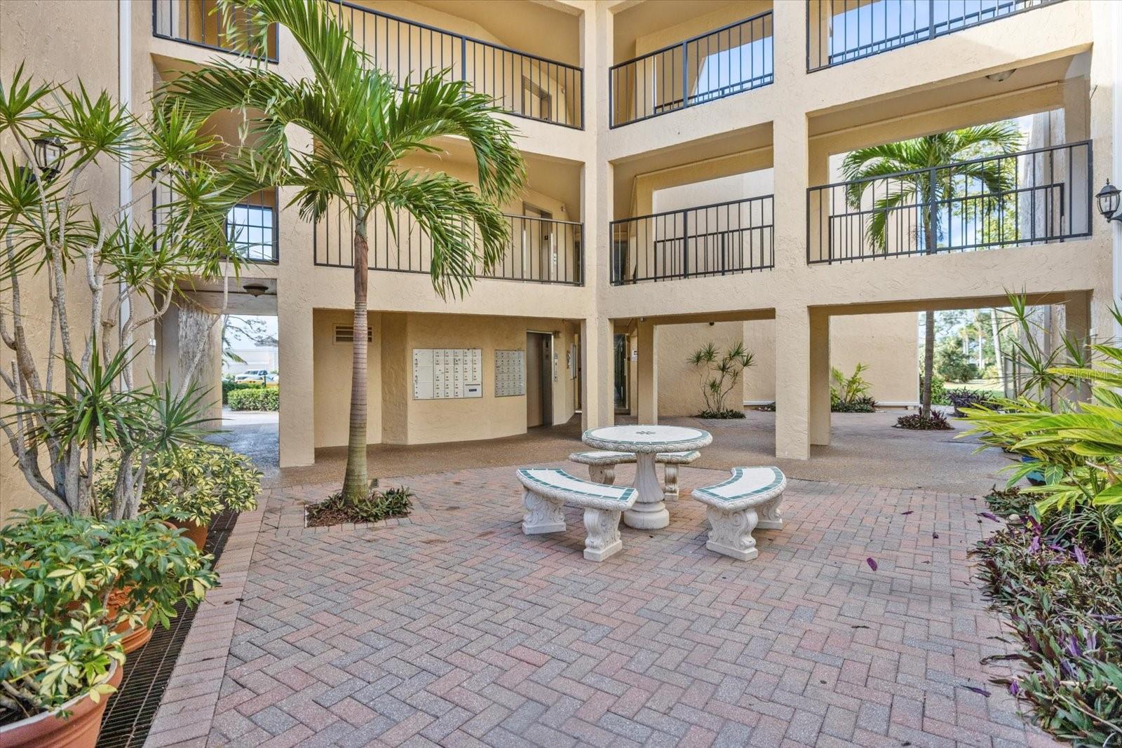CARDINAL CONDO APTS / BIRD BAY VILLAGE - Residential
