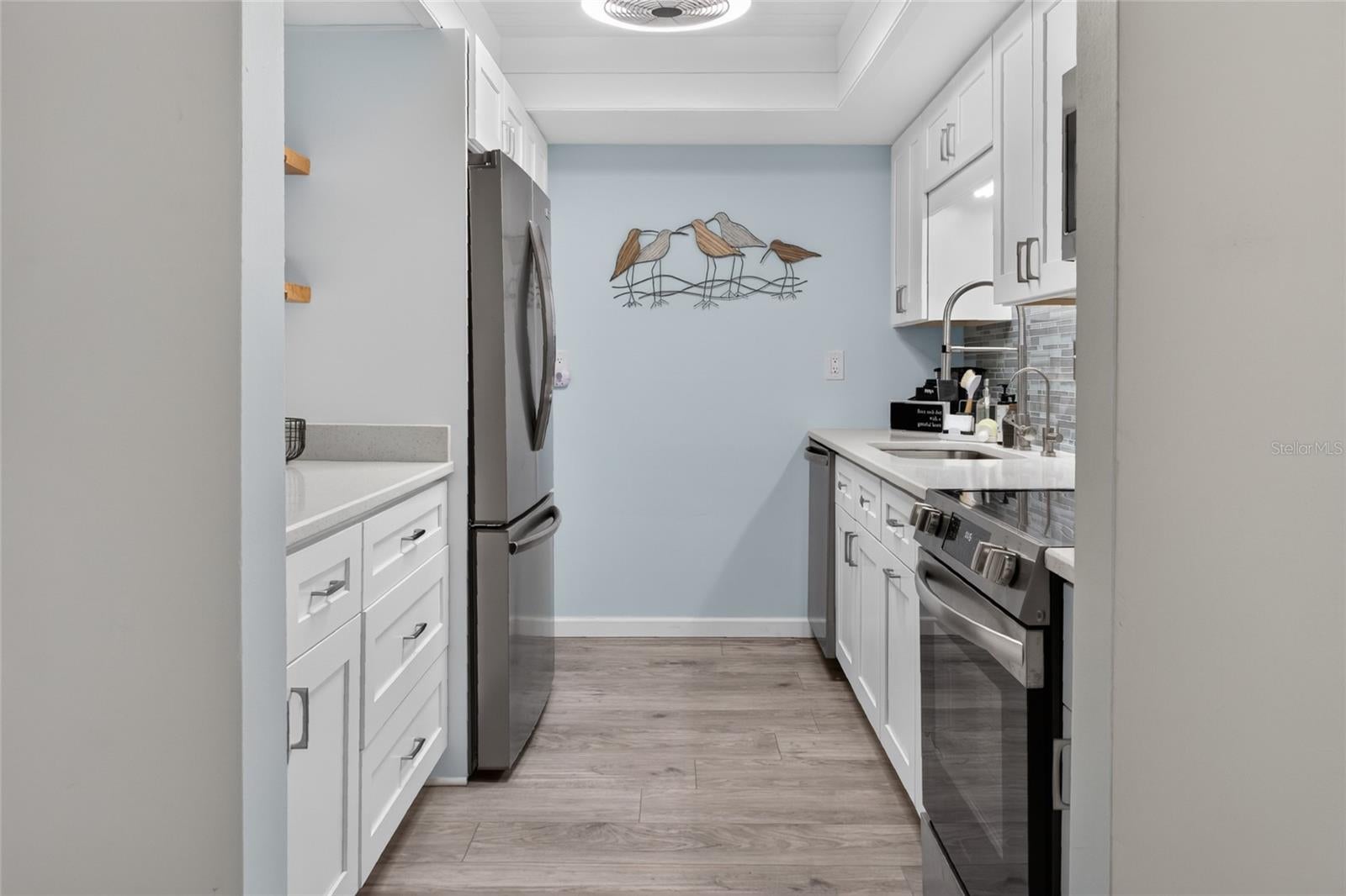 CARDINAL CONDO APTS / BIRD BAY VILLAGE - Residential