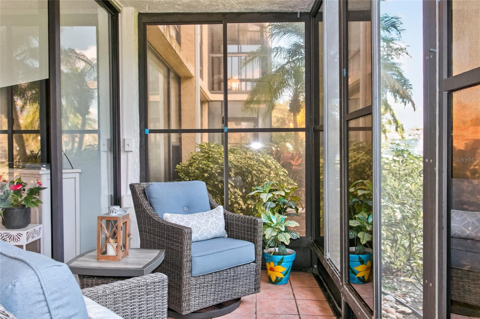 CARDINAL CONDO APTS / BIRD BAY VILLAGE - Residential