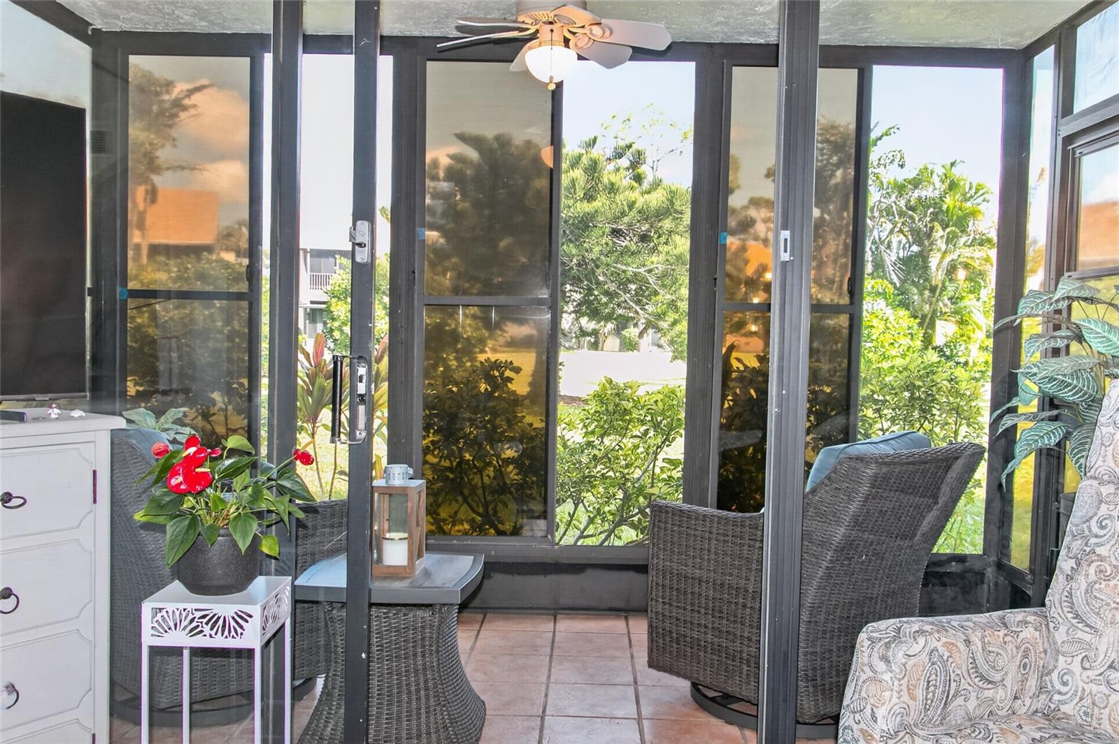 CARDINAL CONDO APTS / BIRD BAY VILLAGE - Residential