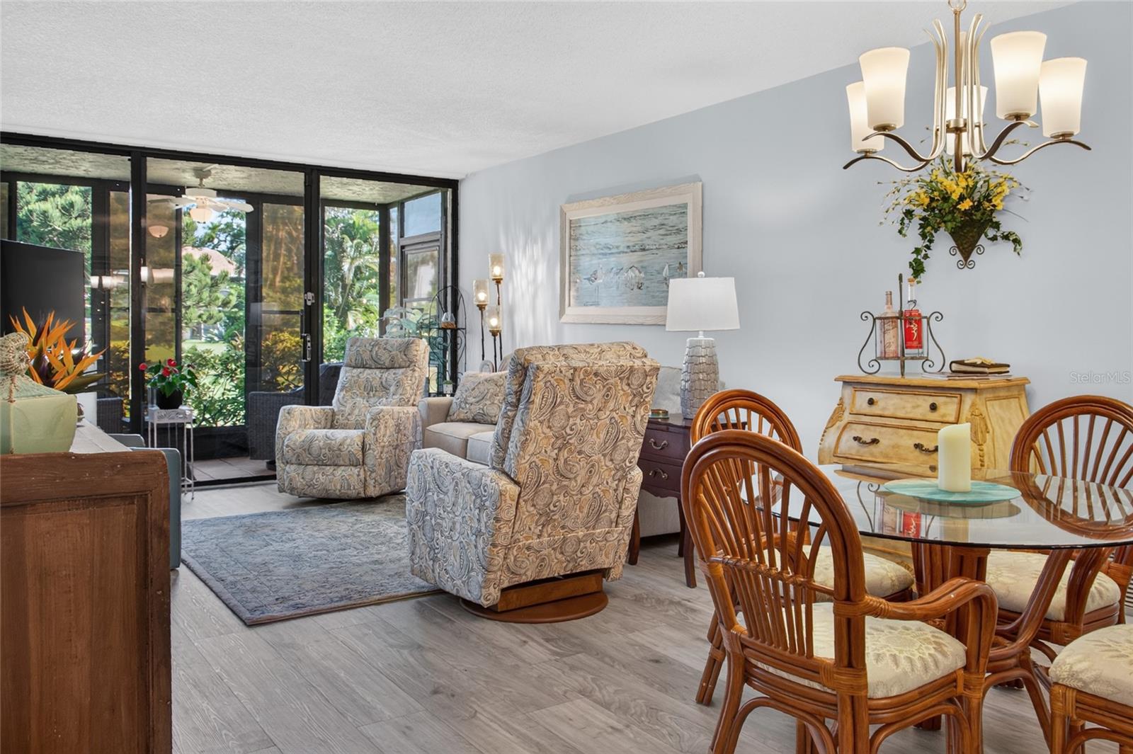 CARDINAL CONDO APTS / BIRD BAY VILLAGE - Residential