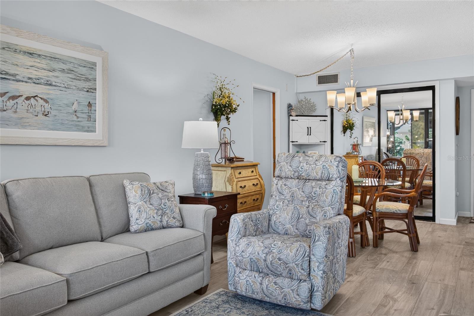 CARDINAL CONDO APTS / BIRD BAY VILLAGE - Residential