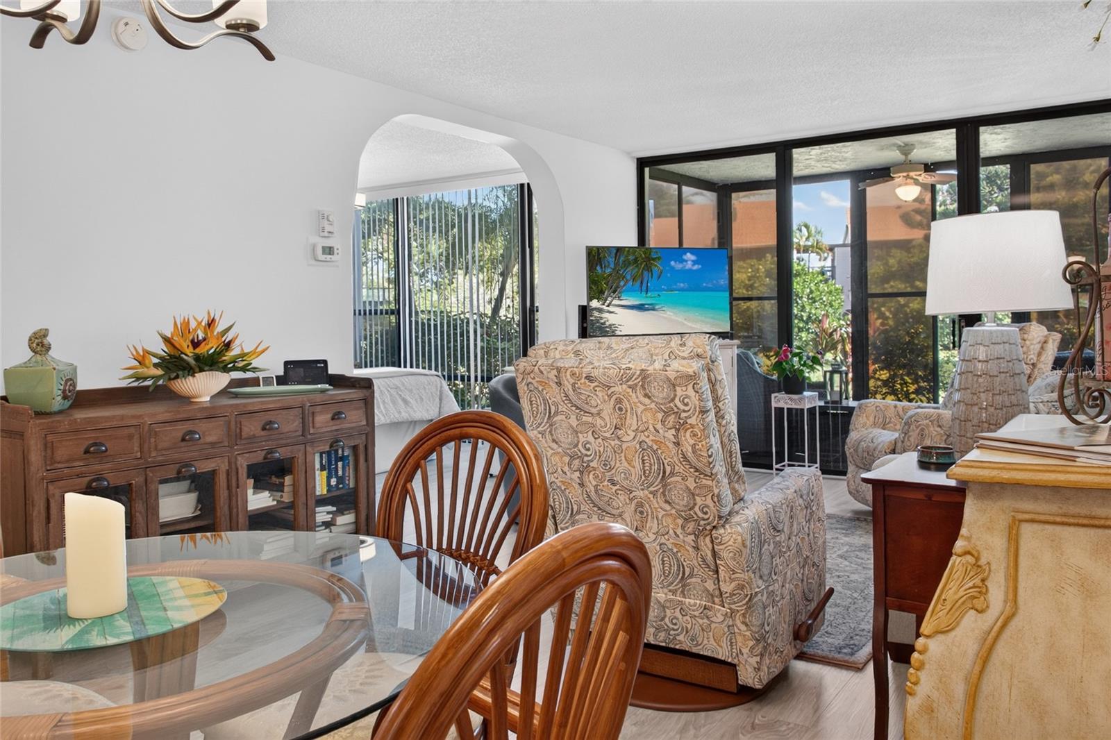 CARDINAL CONDO APTS / BIRD BAY VILLAGE - Residential