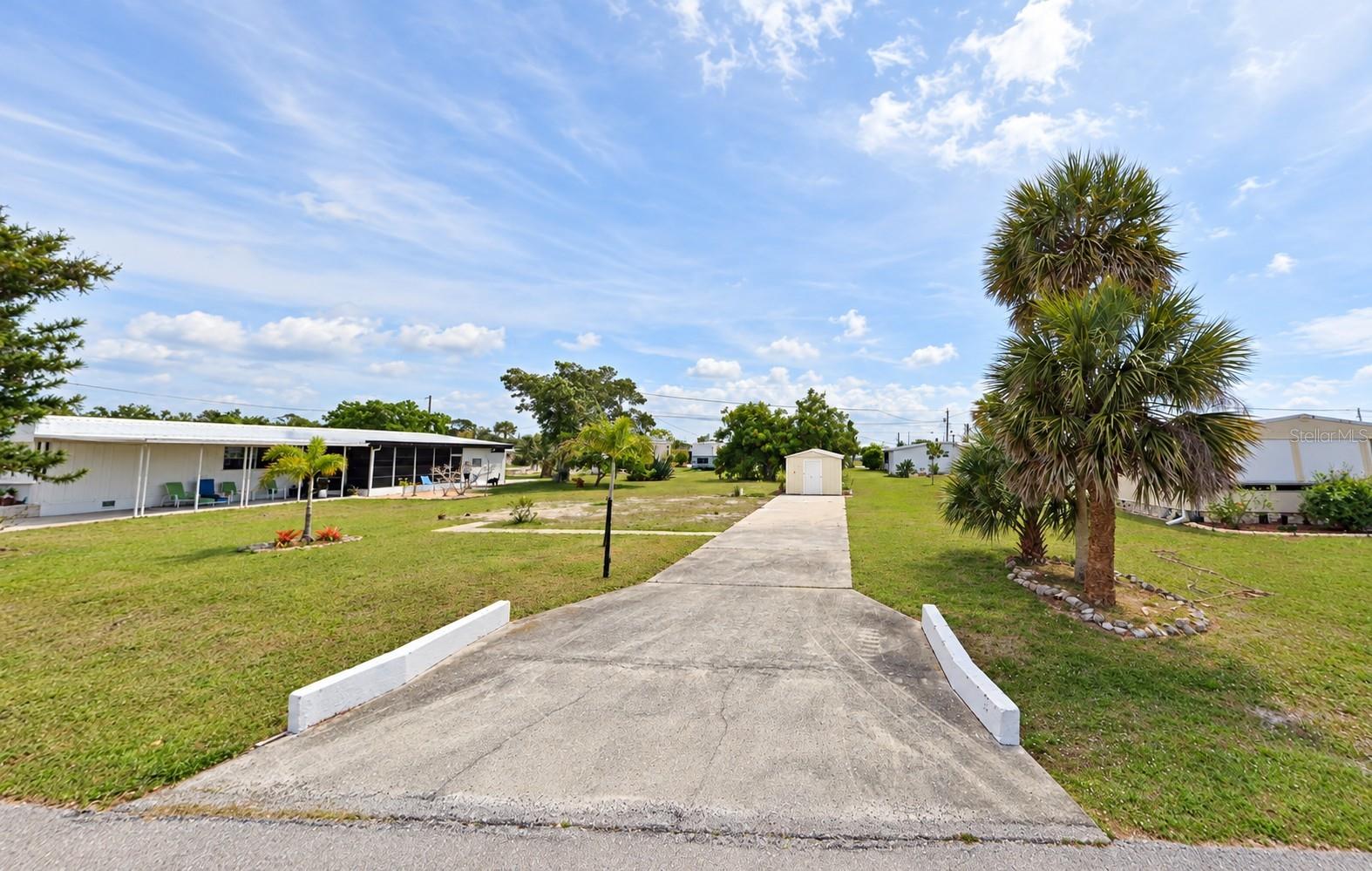 HOLIDAY MOB ESTATES 1ST ADD - Land