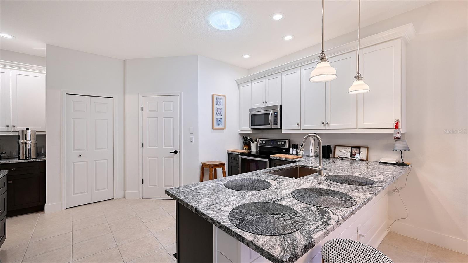 VILLAGES AT PINETREE SPRUCE PI - Residential