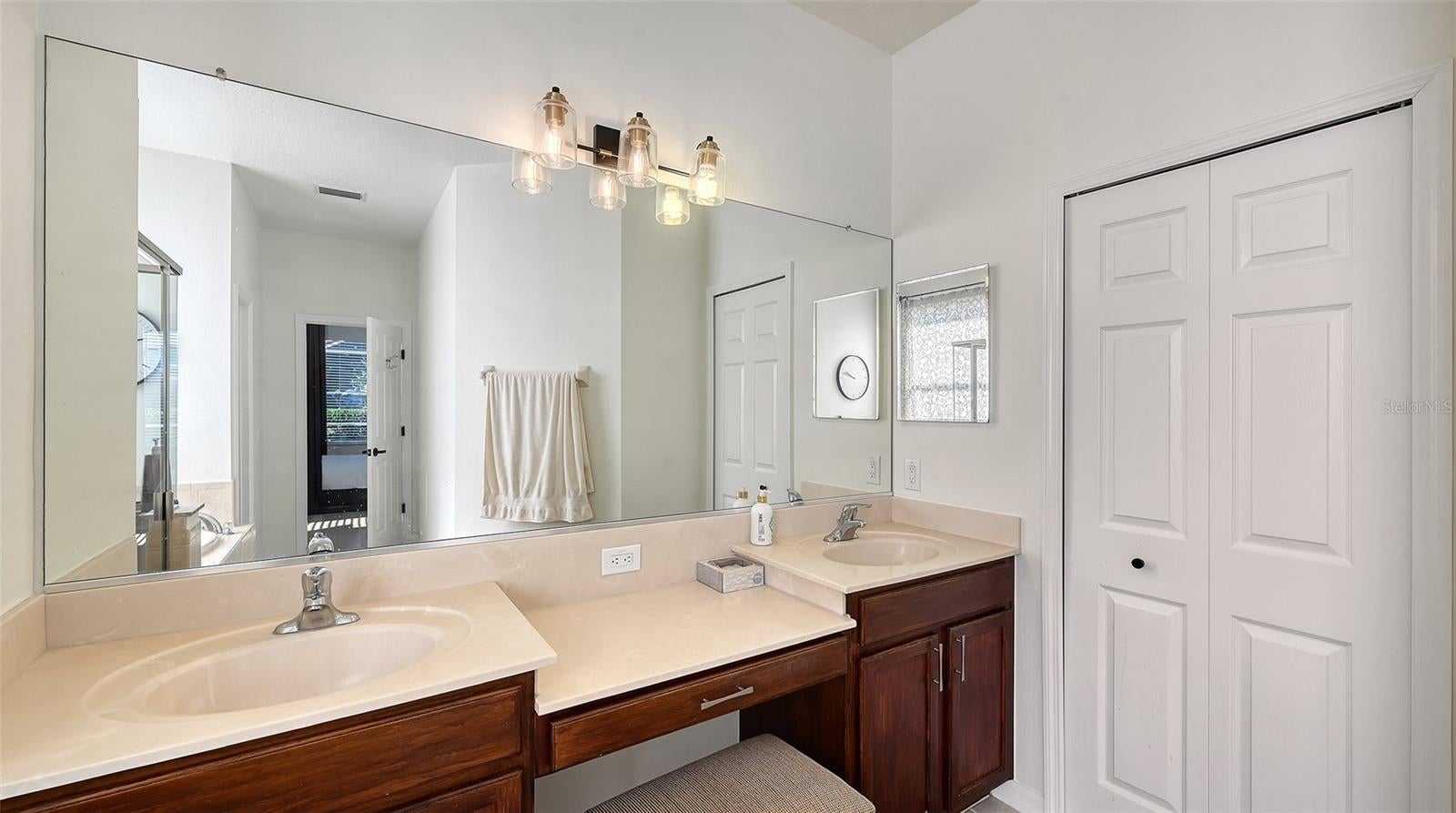 VILLAGES AT PINETREE SPRUCE PI - Residential
