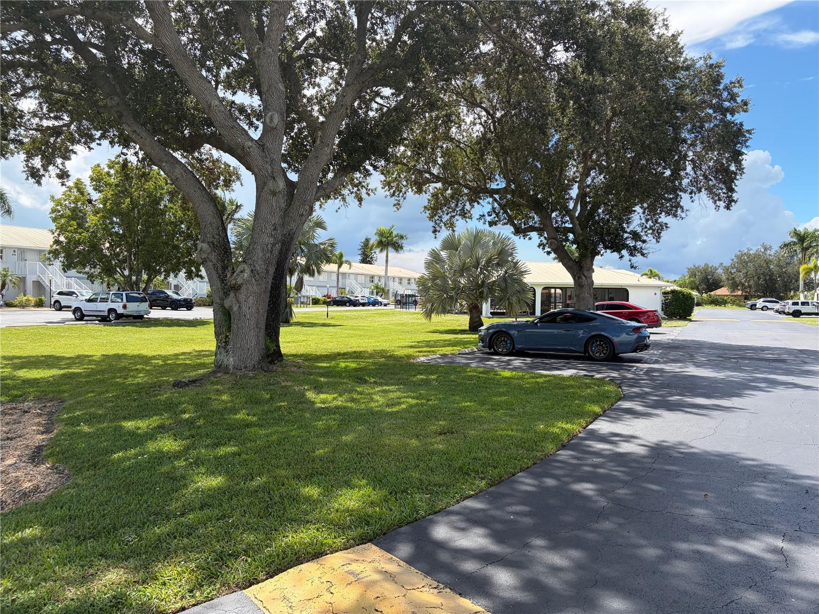VILLA MANOR PH 05 BLDG E - Residential