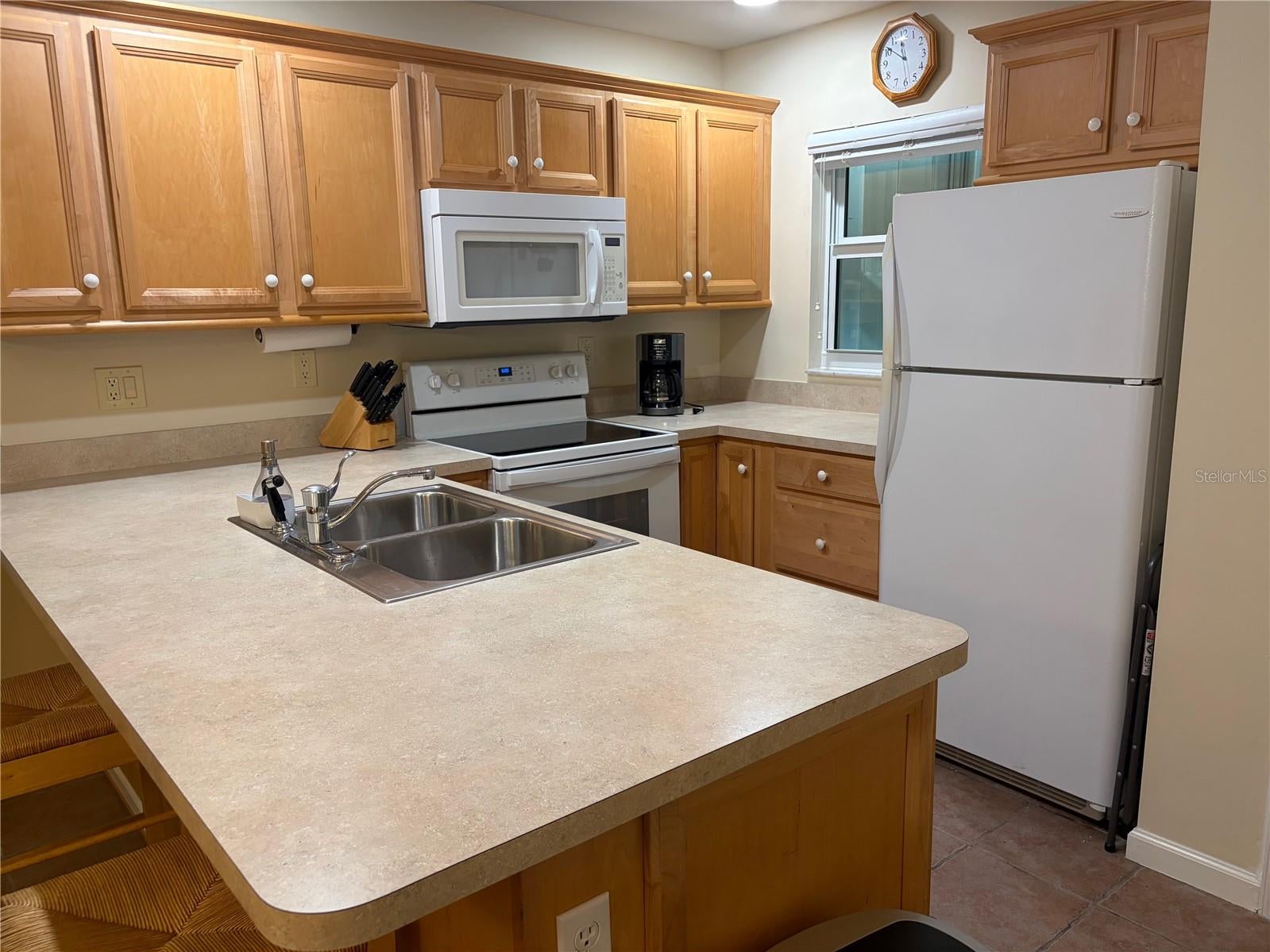 VILLA MANOR PH 05 BLDG E - Residential