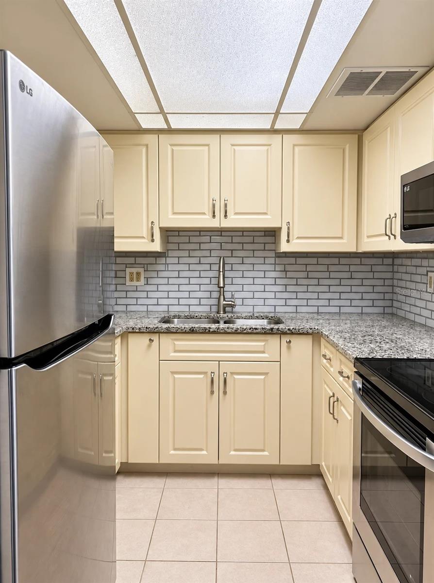 ESSEX HOUSE - Residential