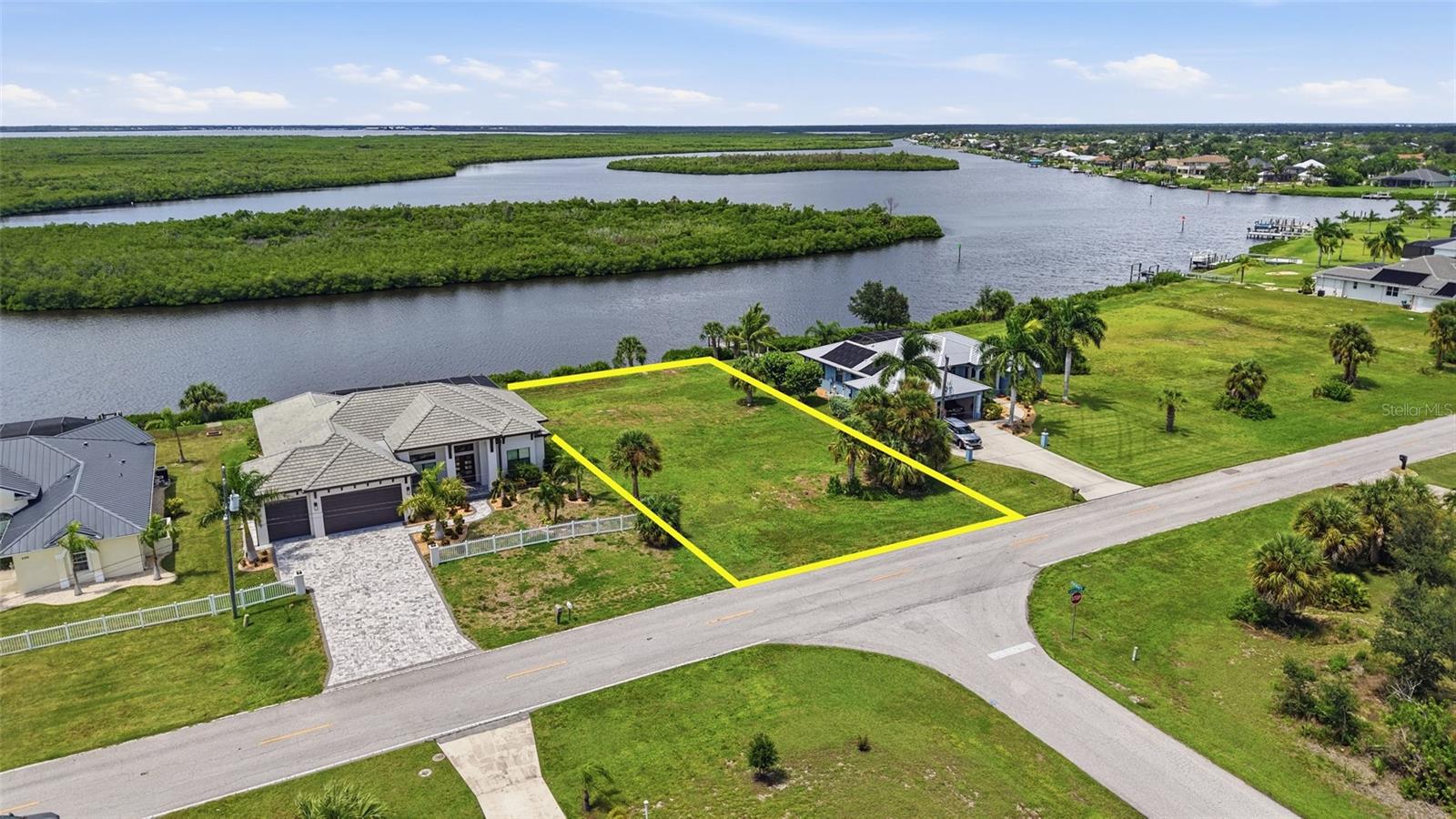 SOUTH BAYVIEW ESTATES - Land