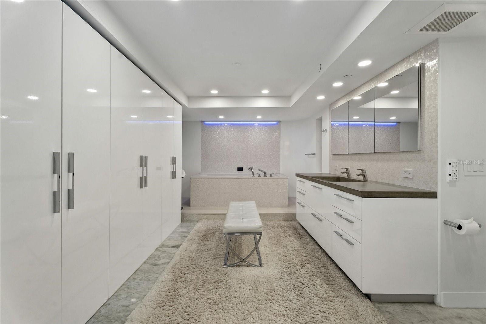 EMBASSY HOUSE - Residential
