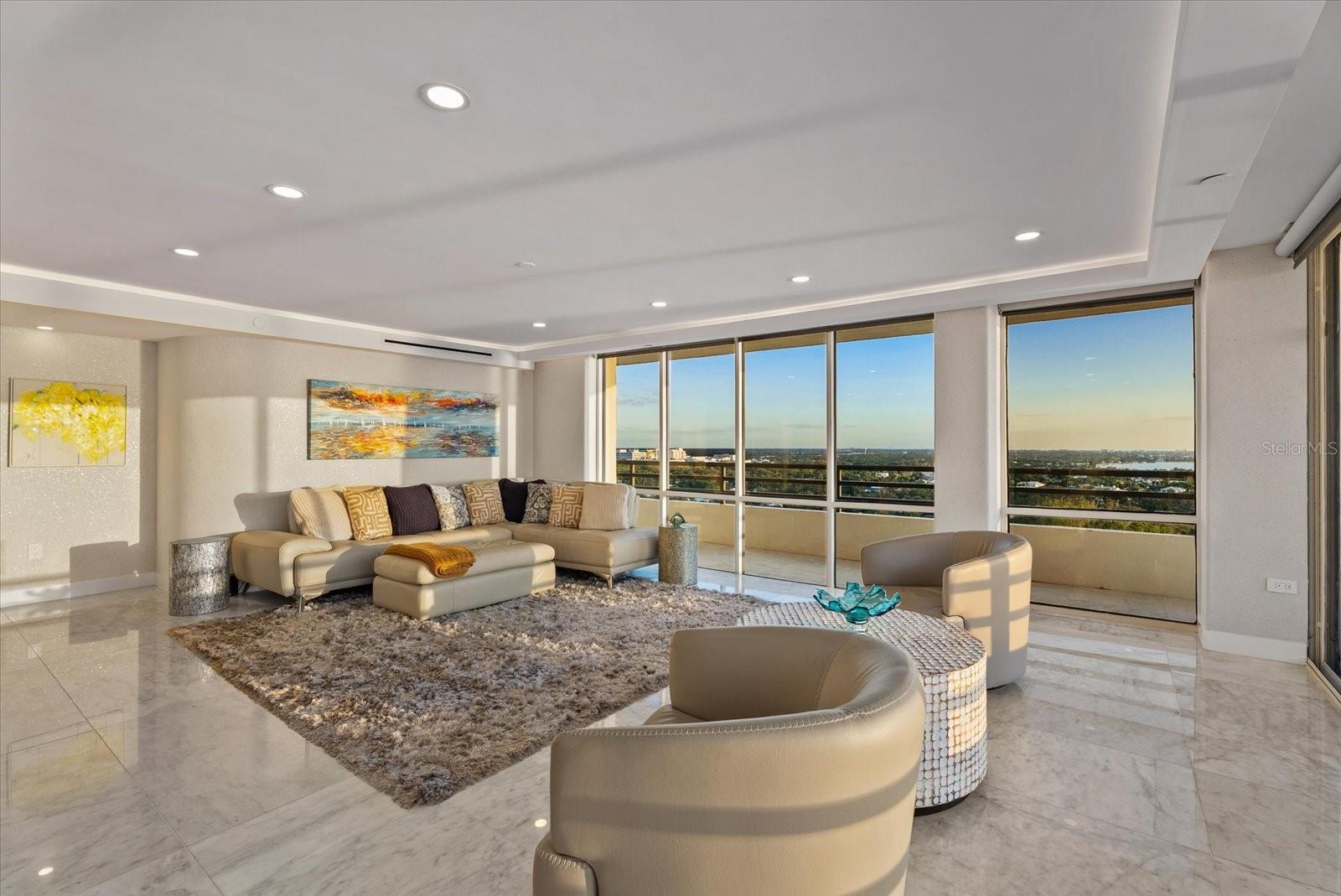 EMBASSY HOUSE - Residential