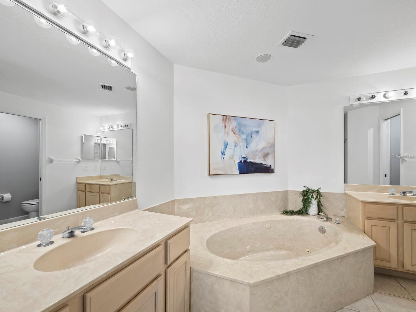 DOLPHIN BAY-SIESTA KEY SEC A - Residential