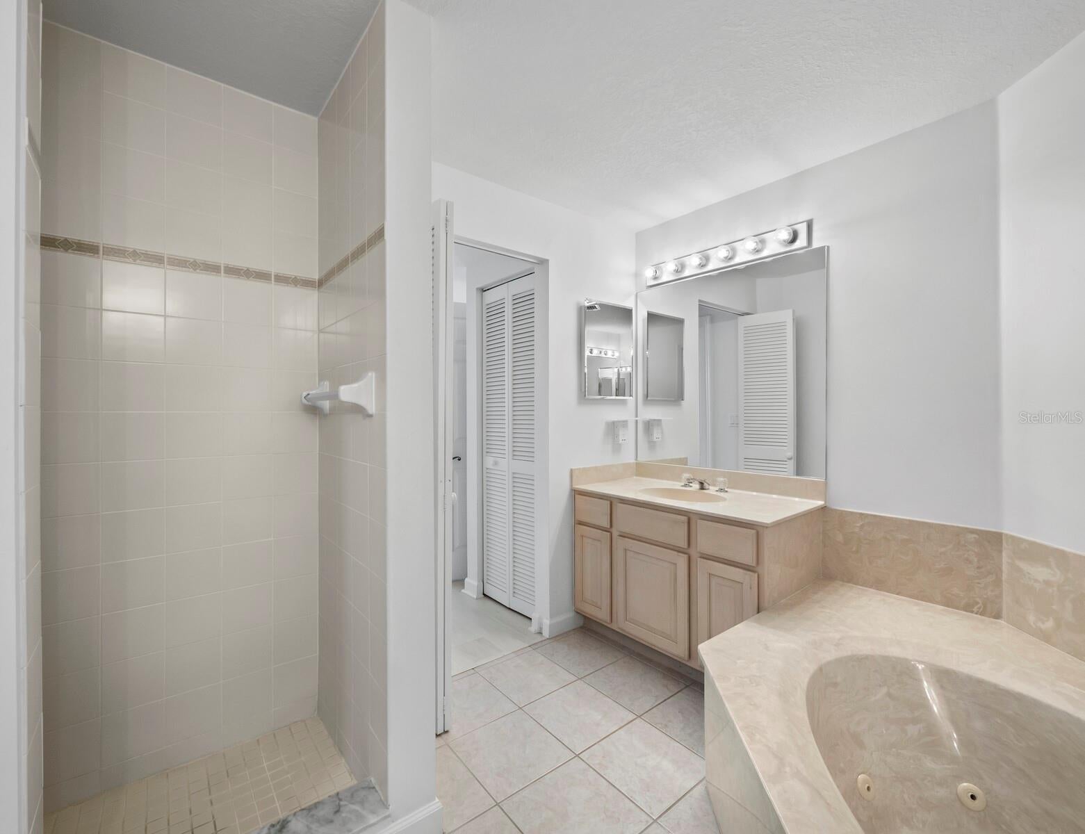 DOLPHIN BAY-SIESTA KEY SEC A - Residential