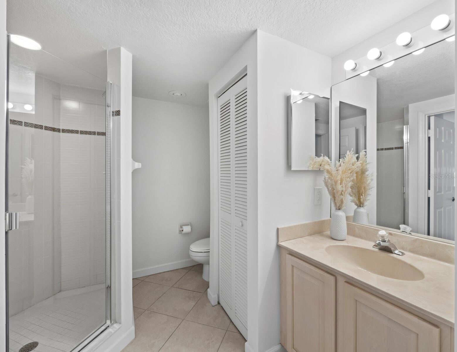 DOLPHIN BAY-SIESTA KEY SEC A - Residential