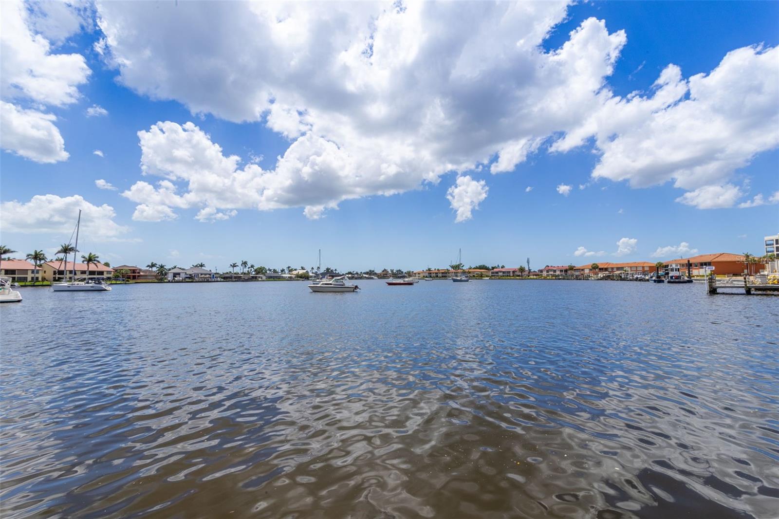 CAPE CORAL - Land