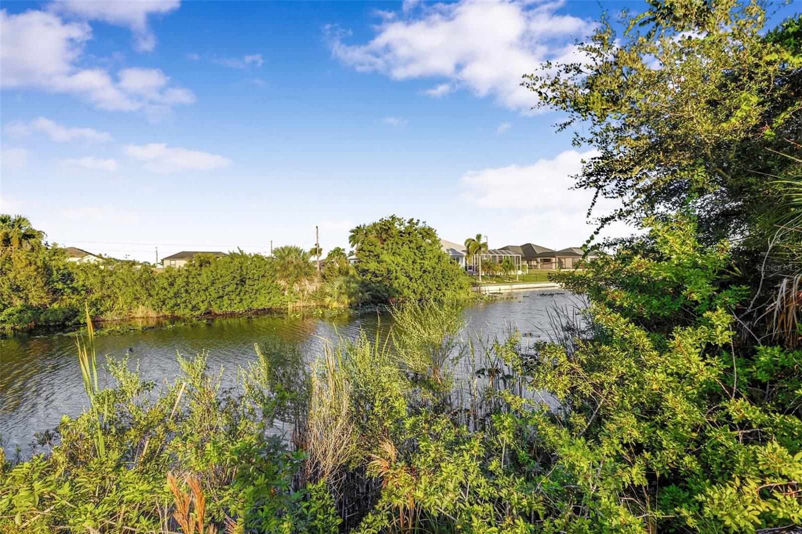 CAPE CORAL - Land