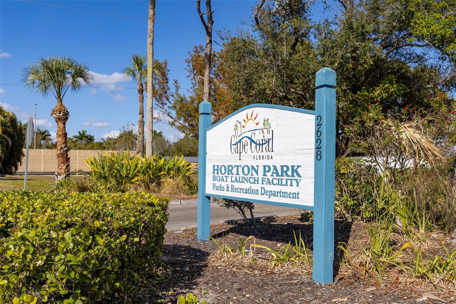 CAPE CORAL - Land