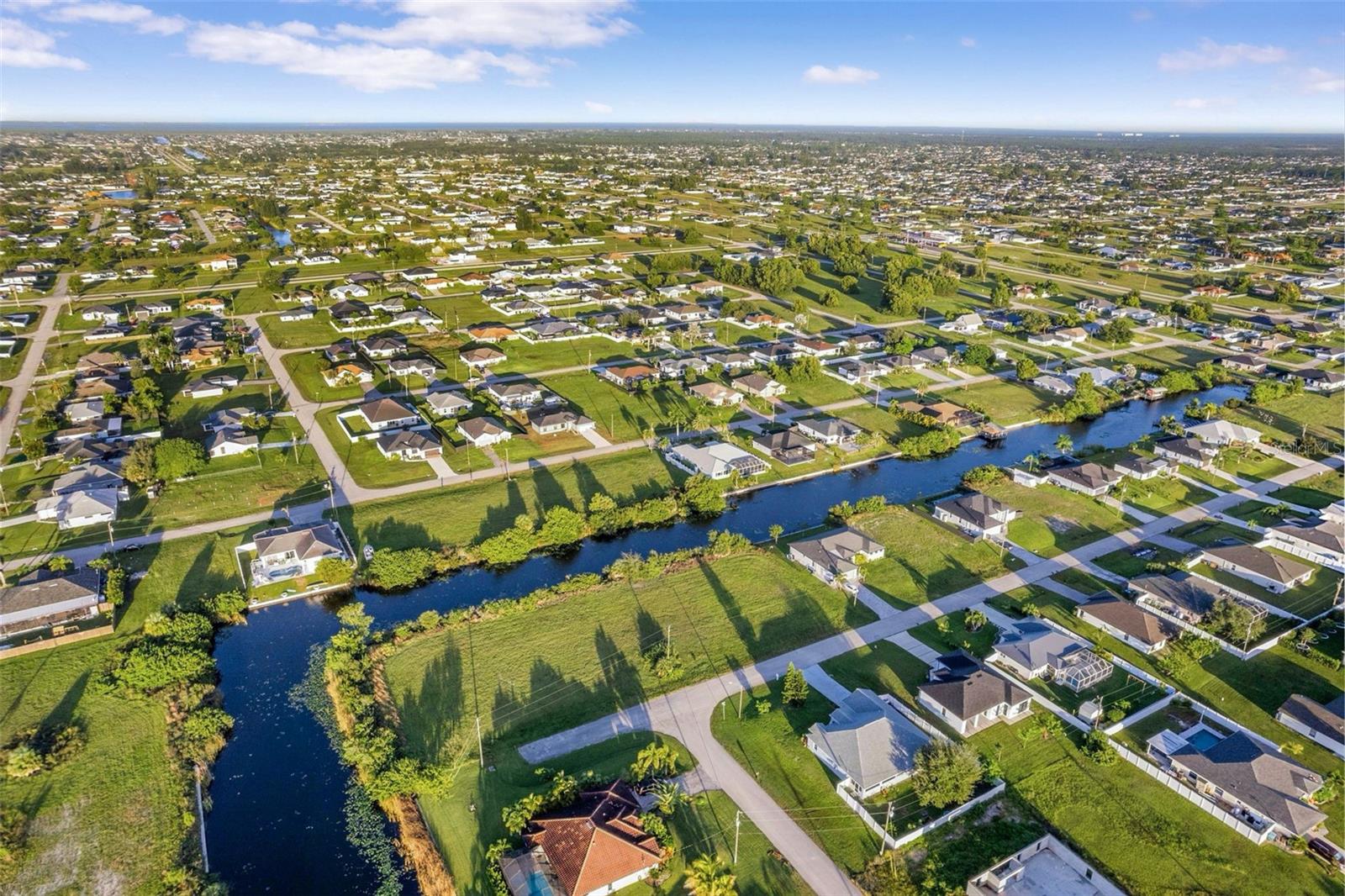 CAPE CORAL - Land