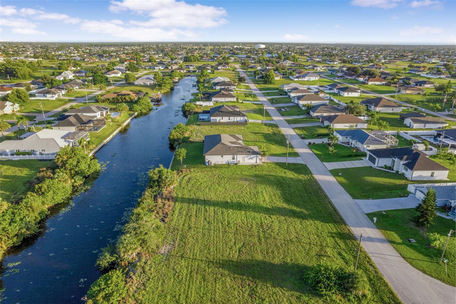 CAPE CORAL - Land