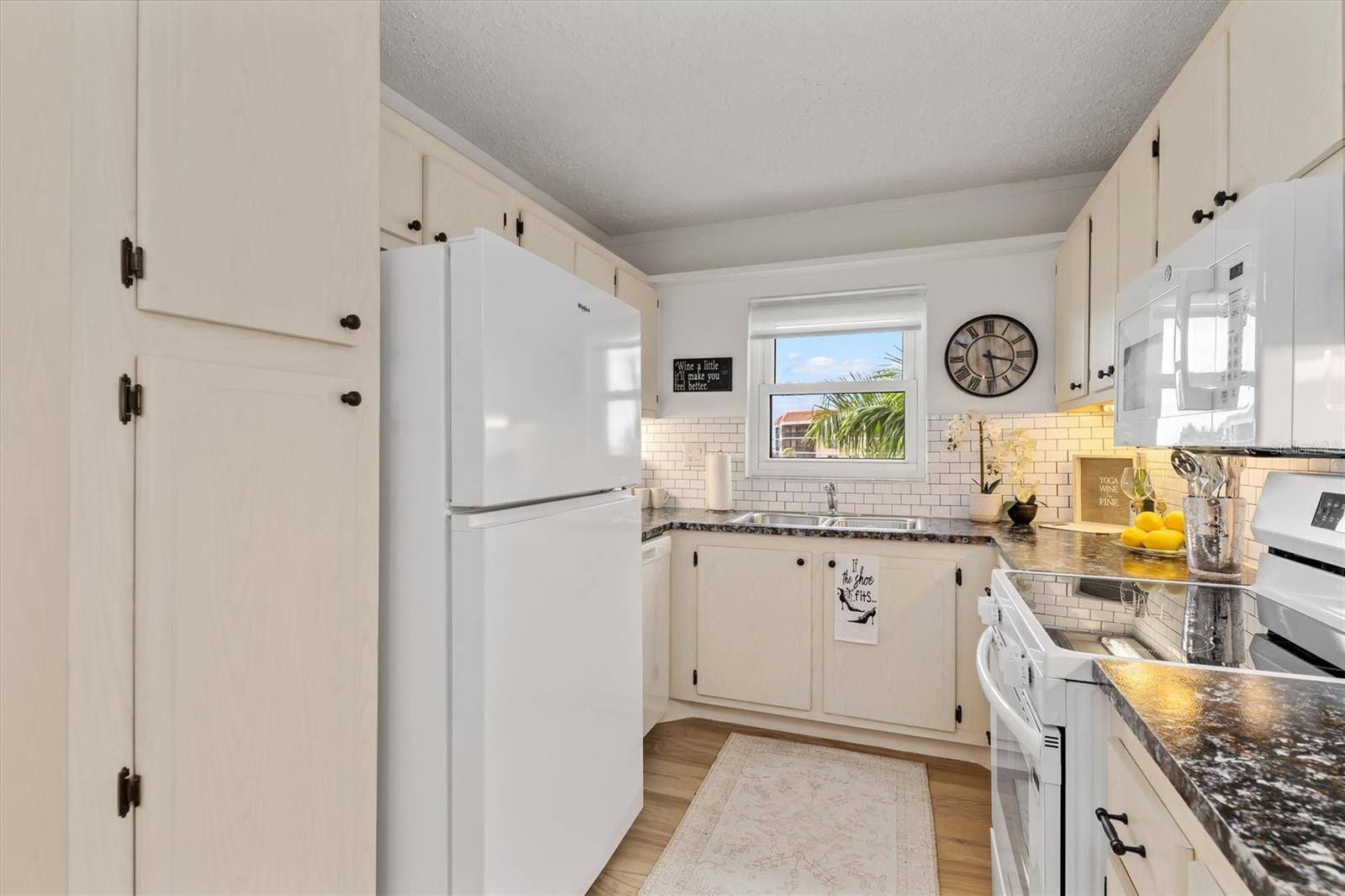 EMERALD POINTE PH 01 - Residential
