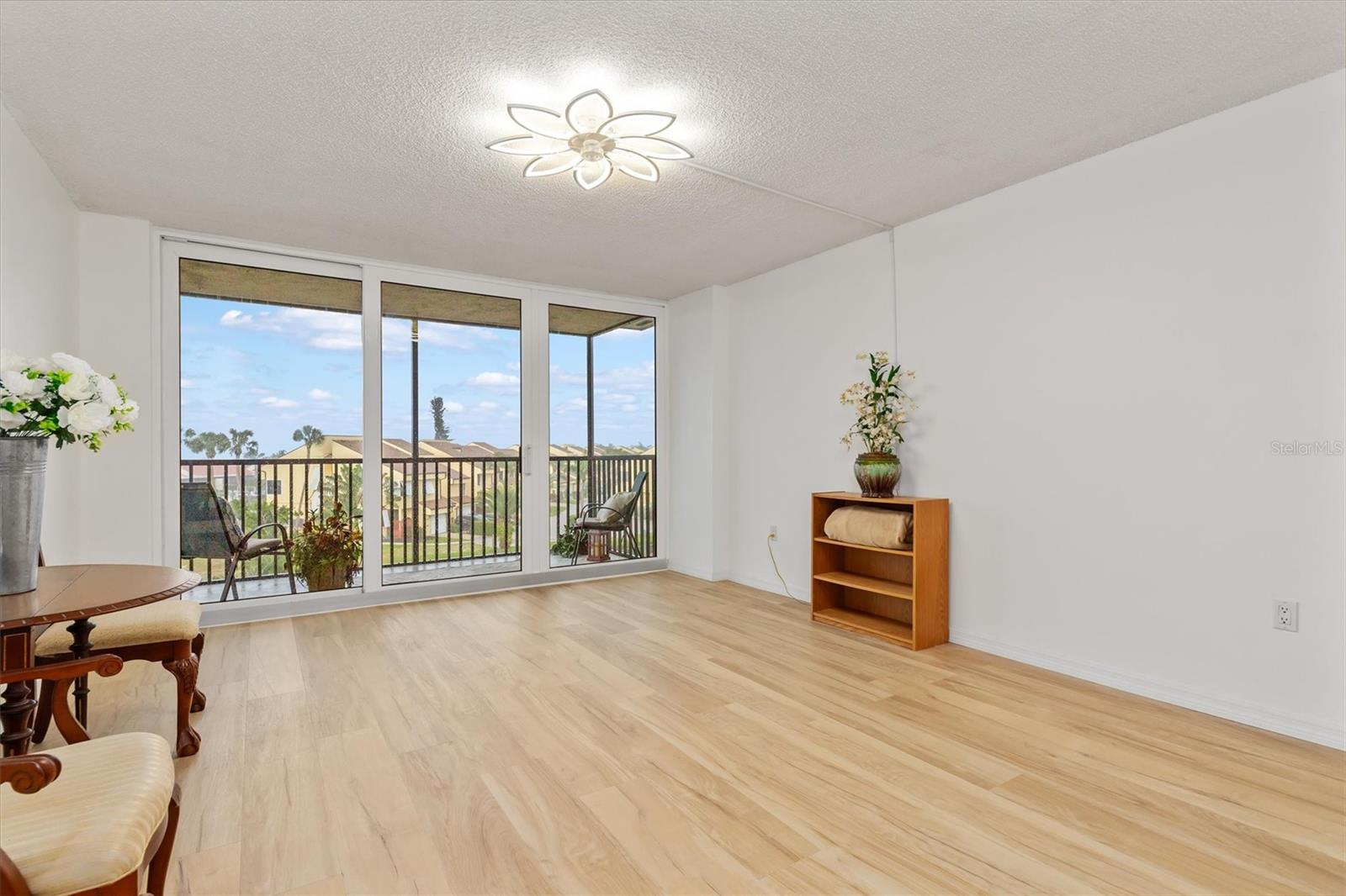 EMERALD POINTE PH 01 - Residential