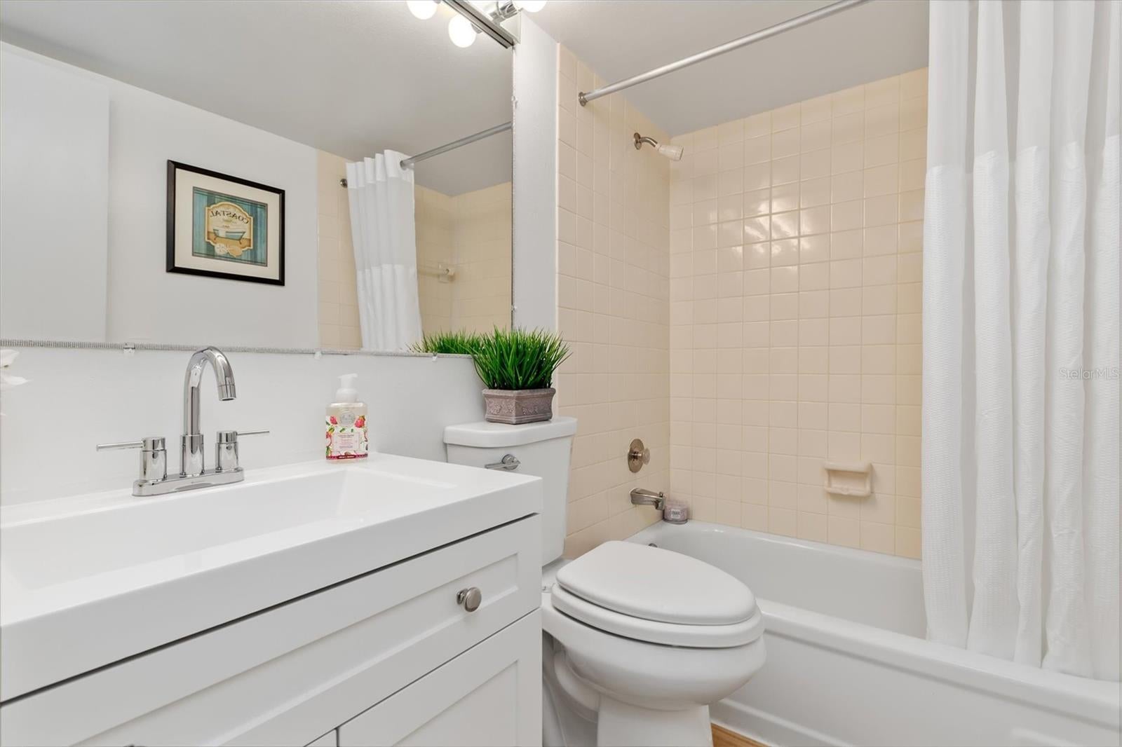 EMERALD POINTE PH 01 - Residential