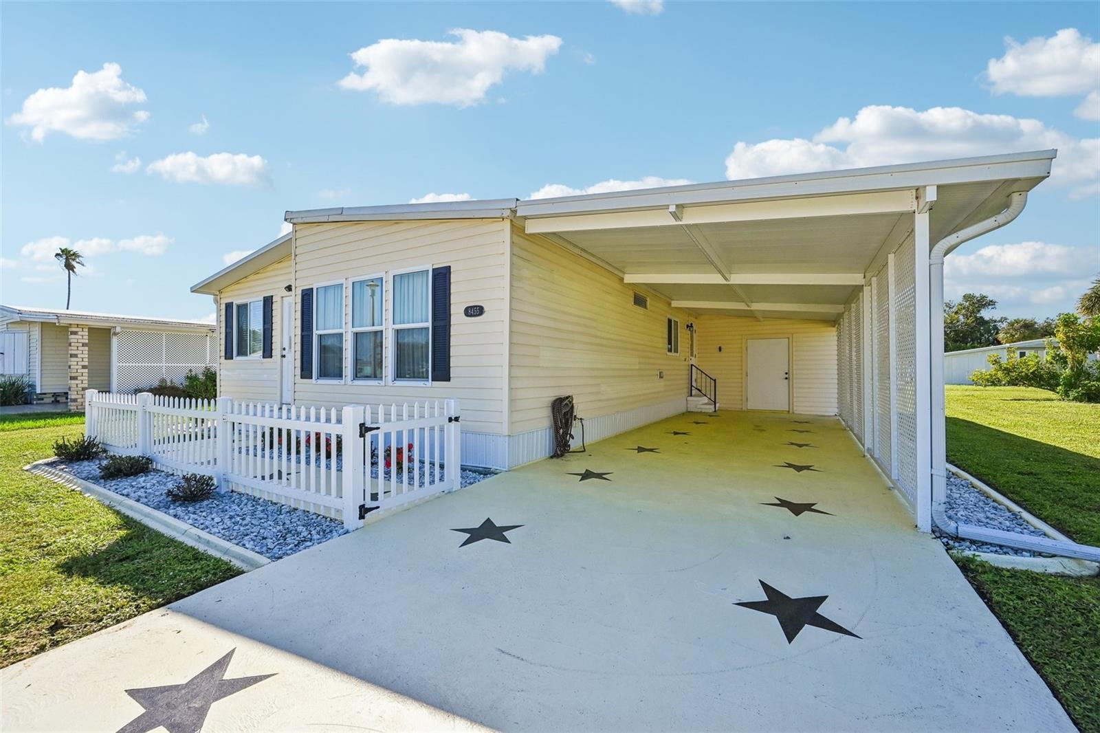LEMON BAY ISLES PH 01 - Residential