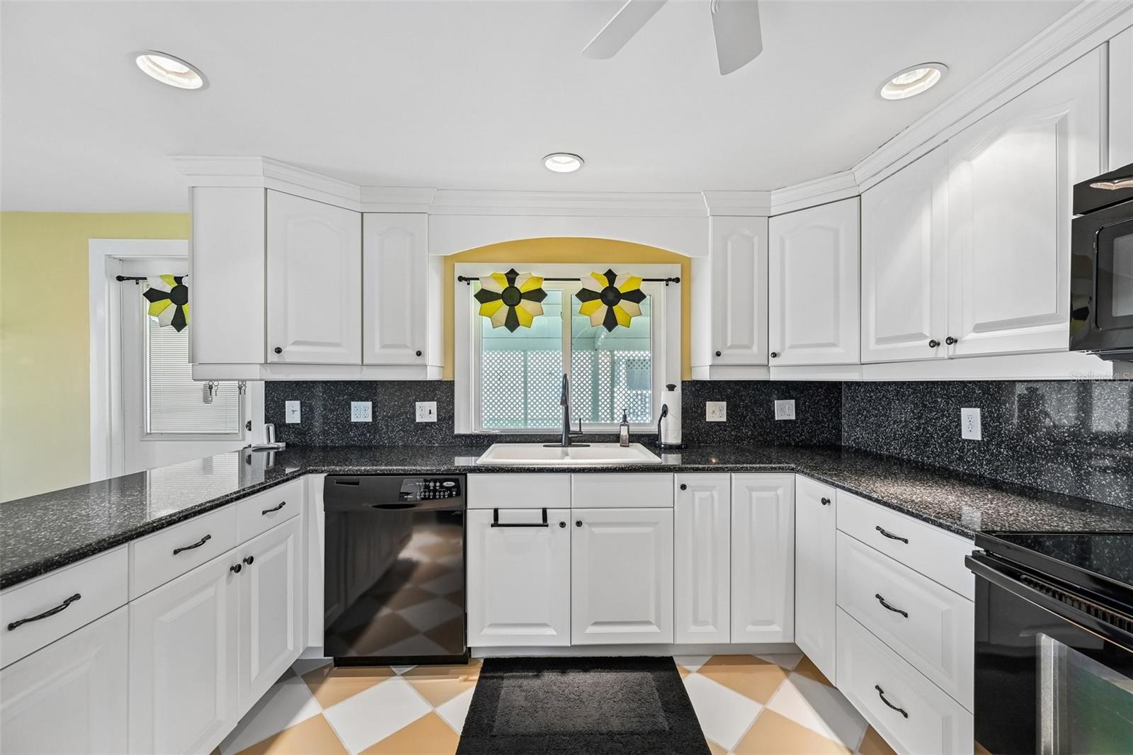 LEMON BAY ISLES PH 01 - Residential