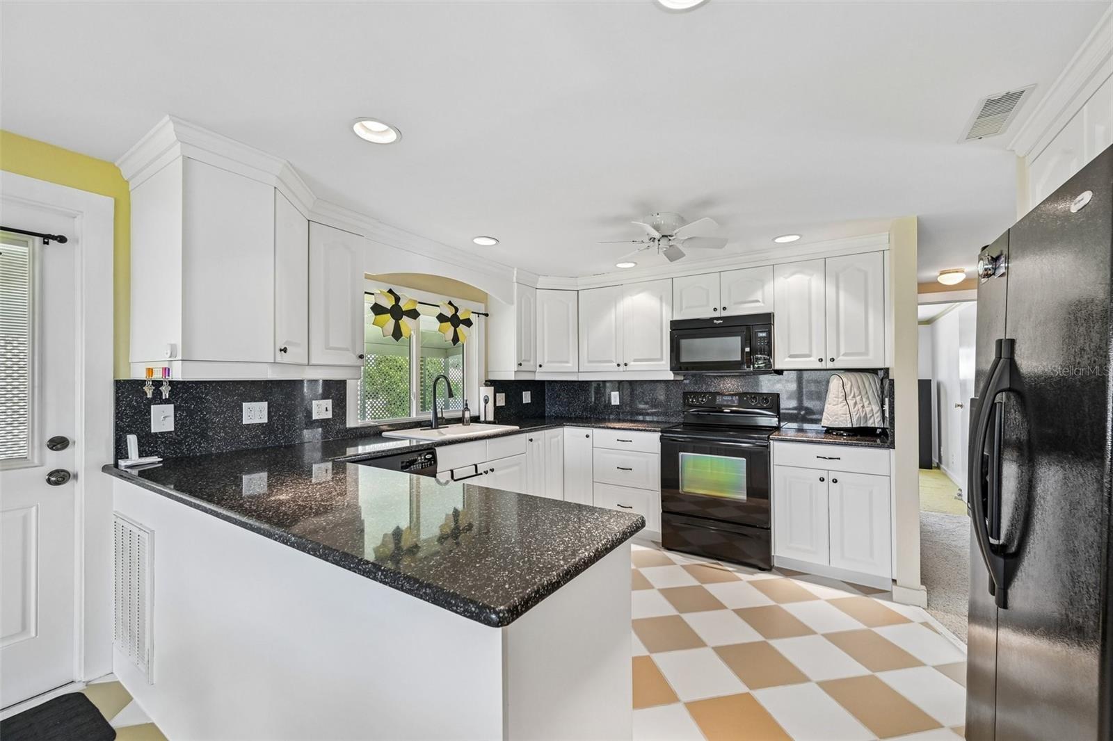 LEMON BAY ISLES PH 01 - Residential