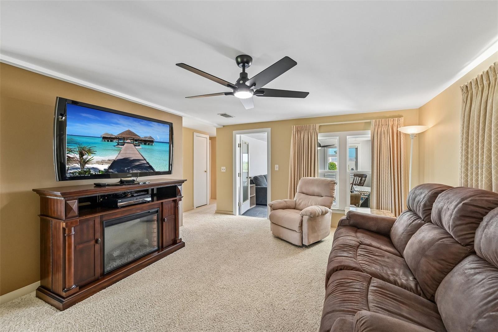LEMON BAY ISLES PH 01 - Residential