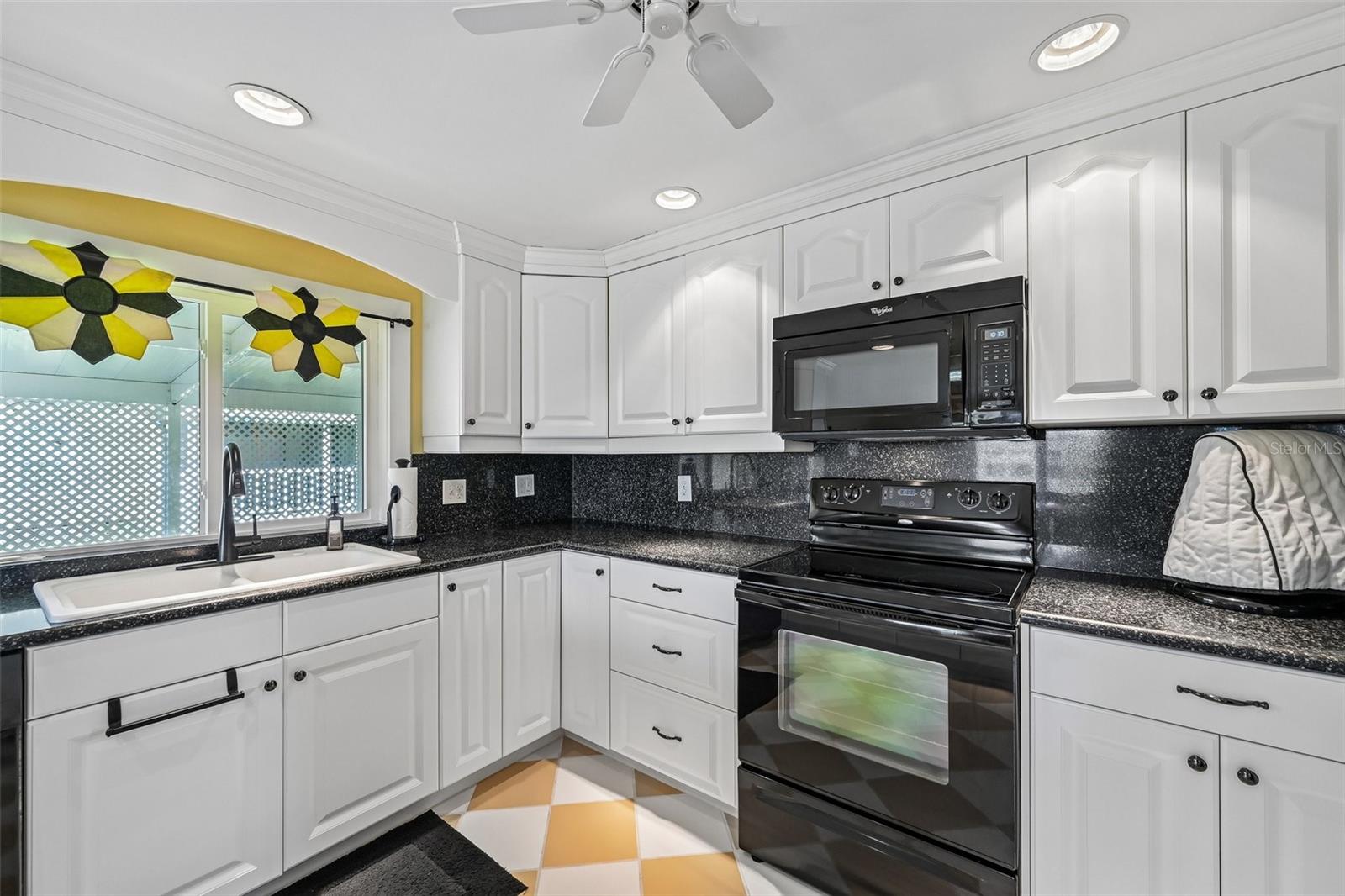 LEMON BAY ISLES PH 01 - Residential