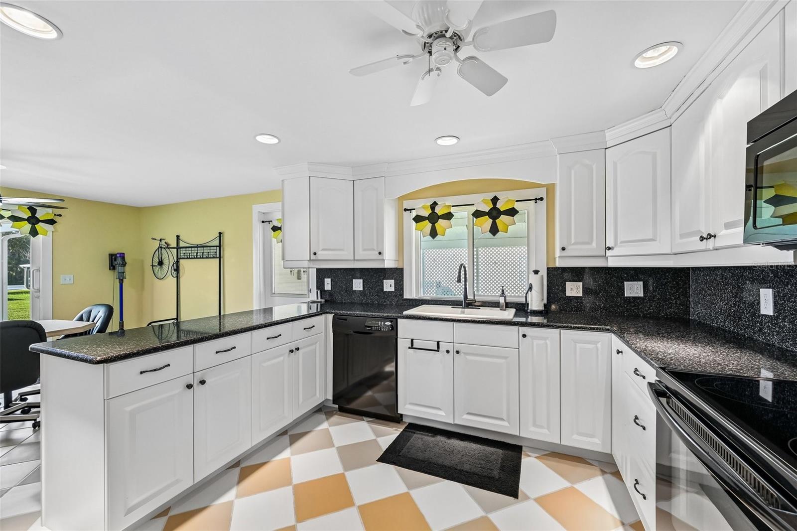LEMON BAY ISLES PH 01 - Residential