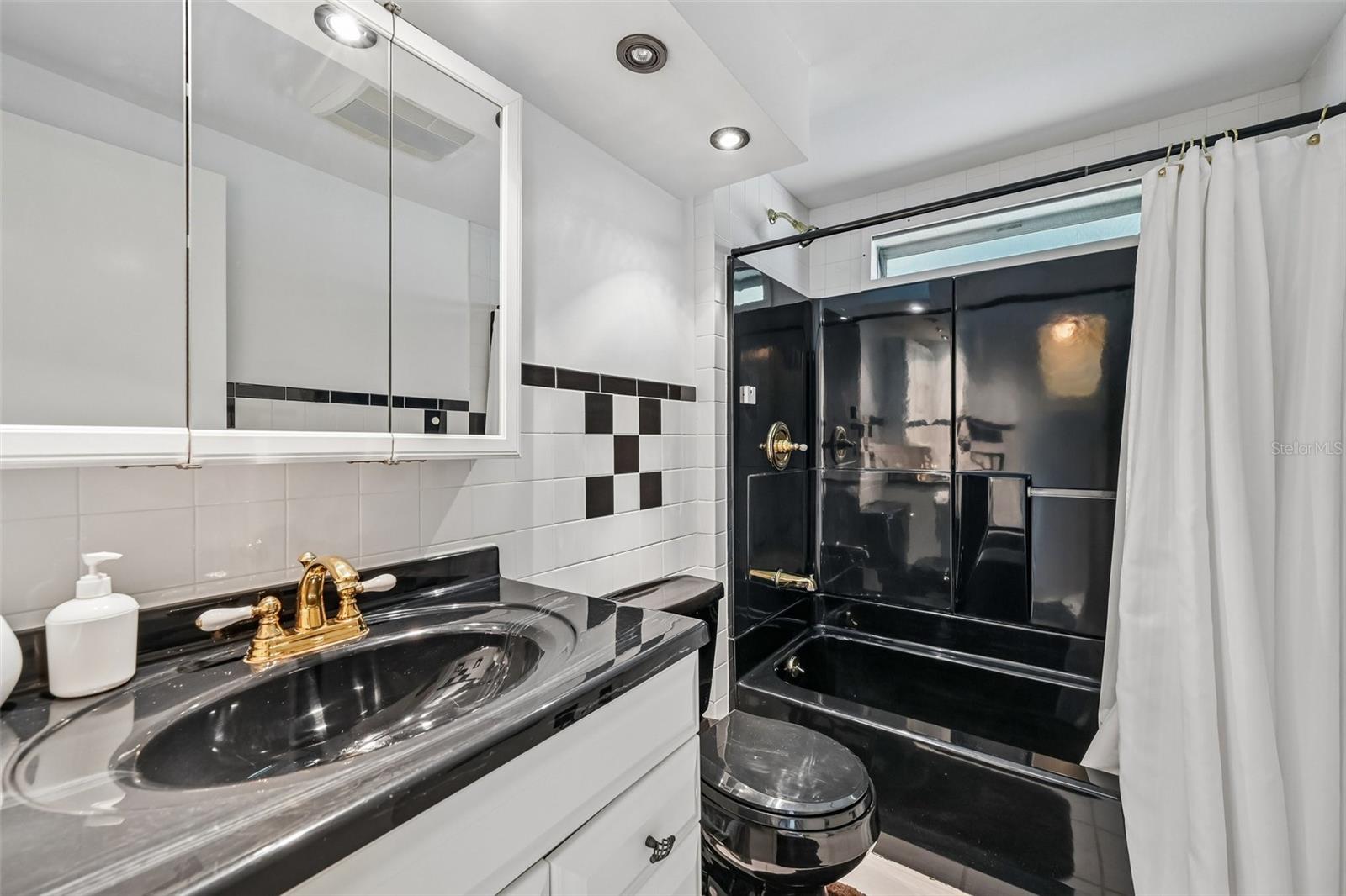 LEMON BAY ISLES PH 01 - Residential