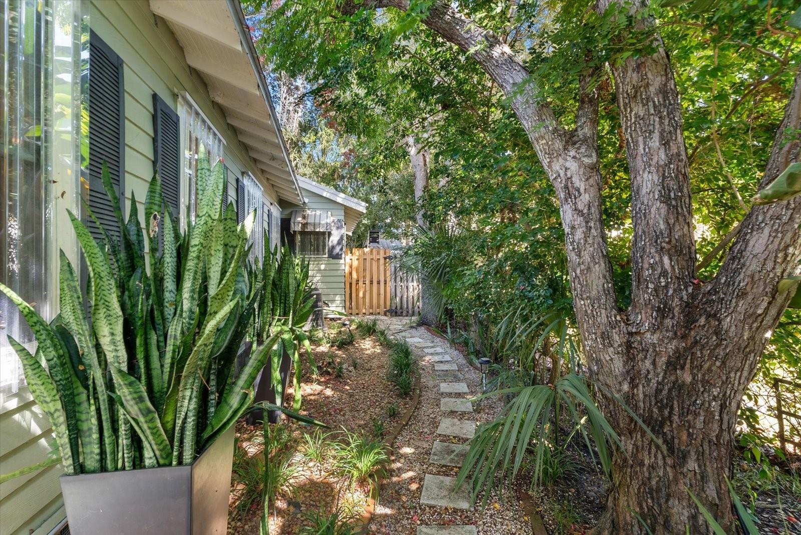 HUDSON BAYOU - Residential