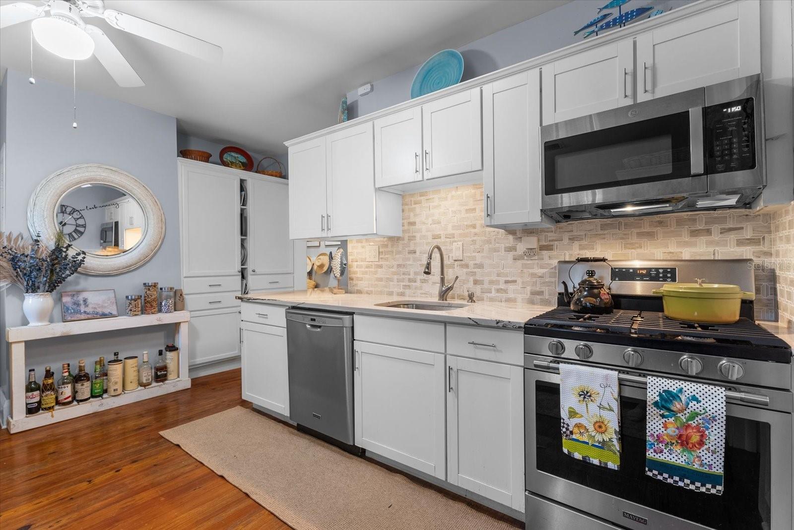 HUDSON BAYOU - Residential