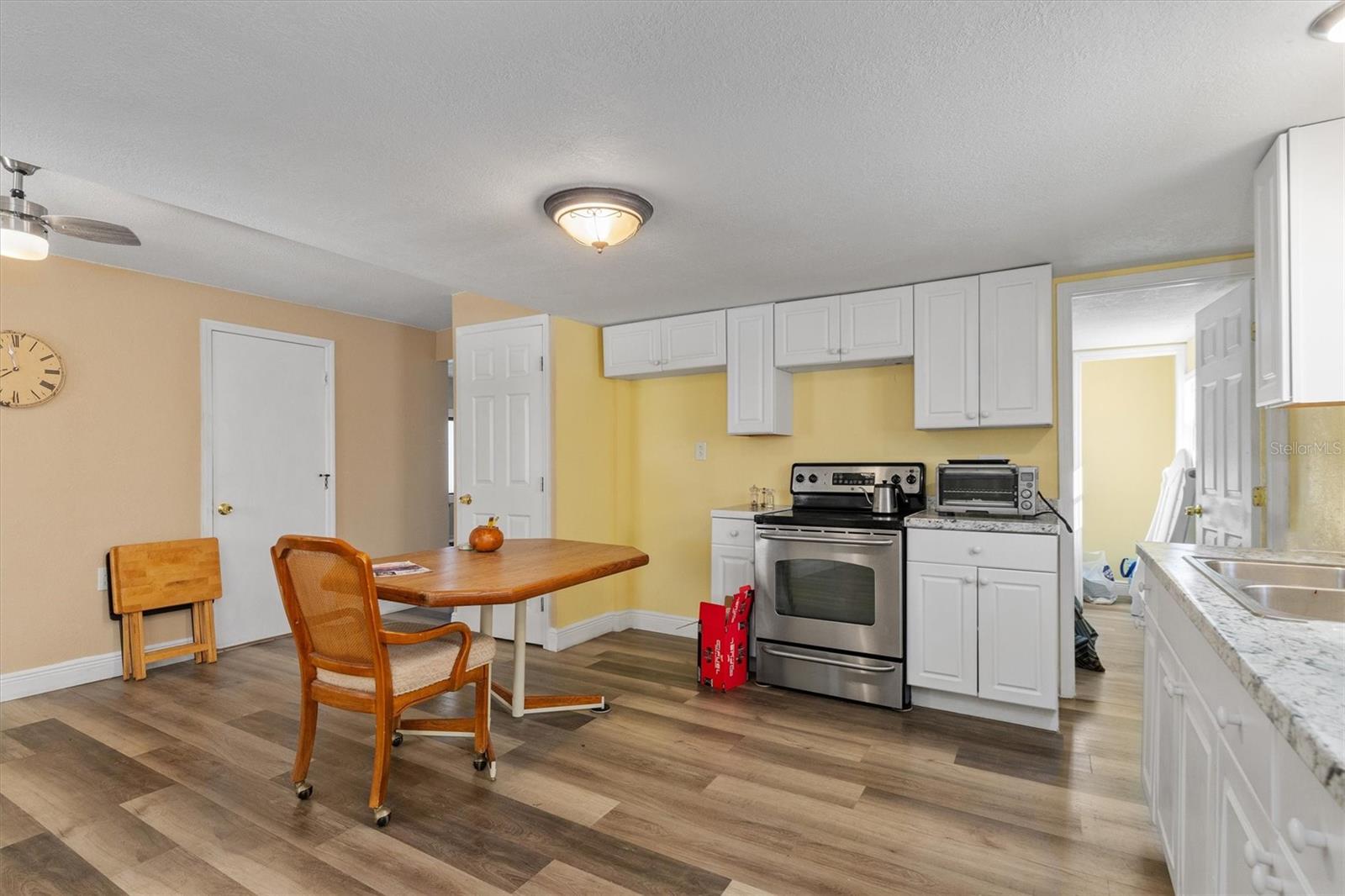 LAZY LAGOON MOB HME PARK COOP - Residential