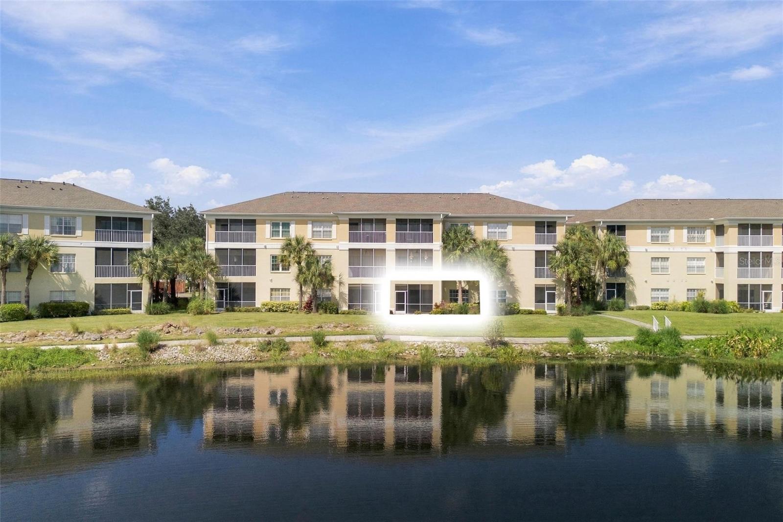 HERITAGE OAK PARK-WATERSIDE CLUB 02 AT HERITAGE - Residential