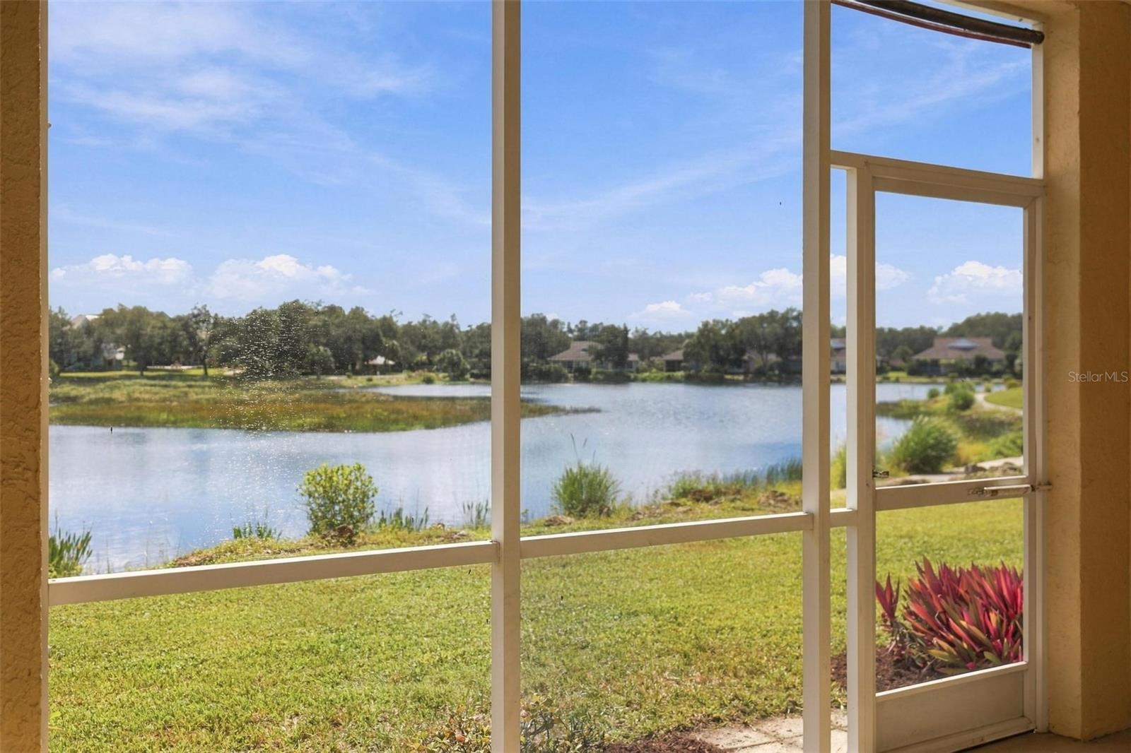 HERITAGE OAK PARK-WATERSIDE CLUB 02 AT HERITAGE - Residential