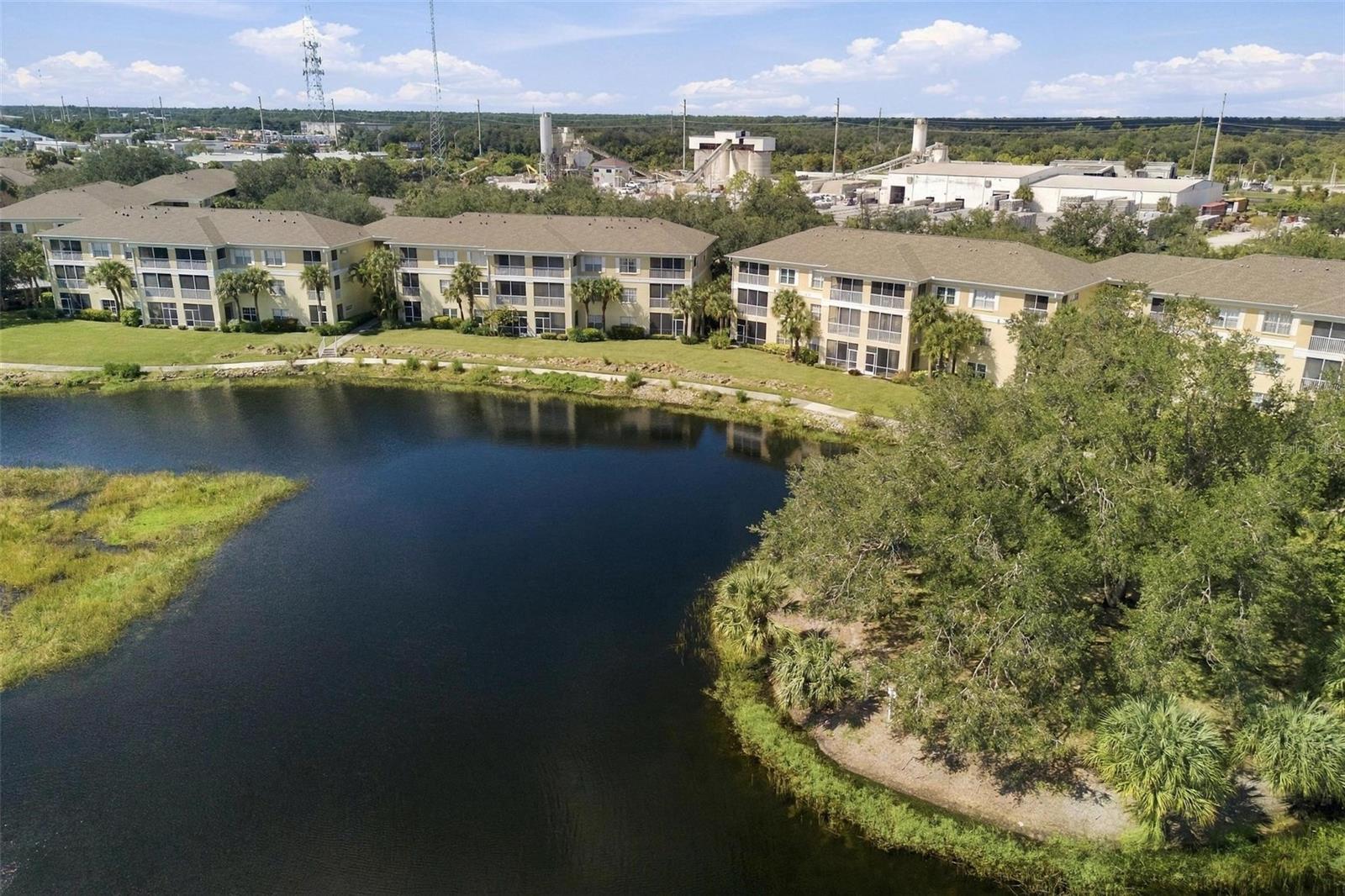 HERITAGE OAK PARK-WATERSIDE CLUB 02 AT HERITAGE - Residential