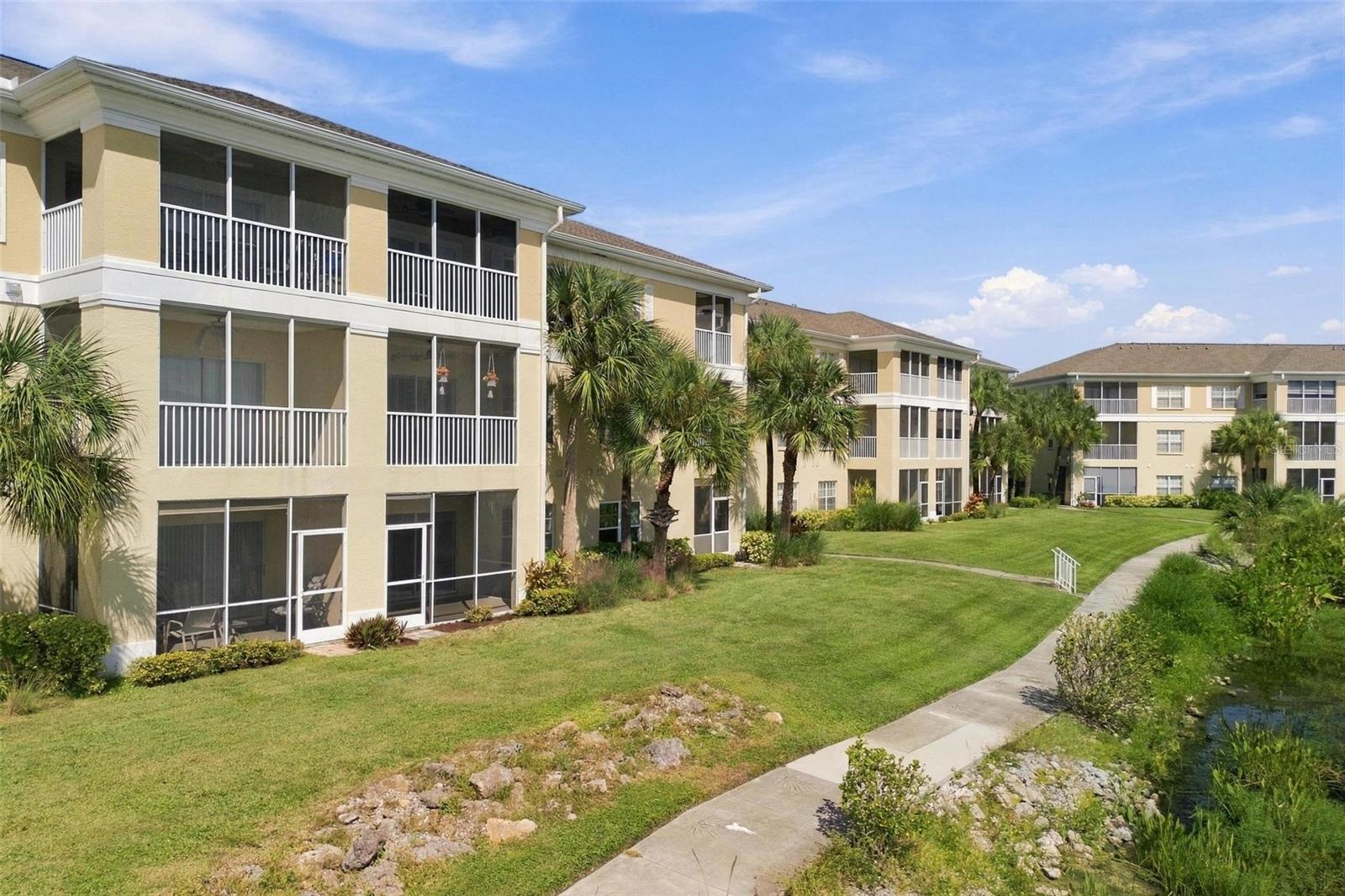 HERITAGE OAK PARK-WATERSIDE CLUB 02 AT HERITAGE - Residential